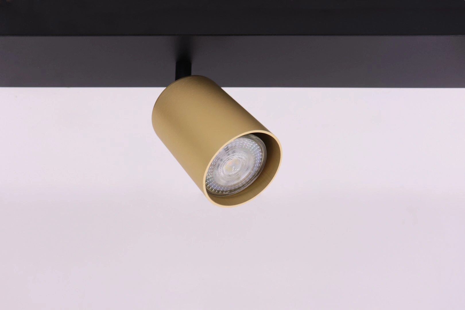 Opbouwspot 4lichts - zwart met goud - gu10 61047