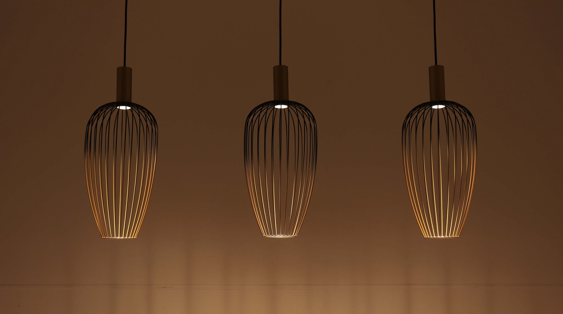 Hanglamp zwart/goud - 3 lichts wire - 100cm 46635