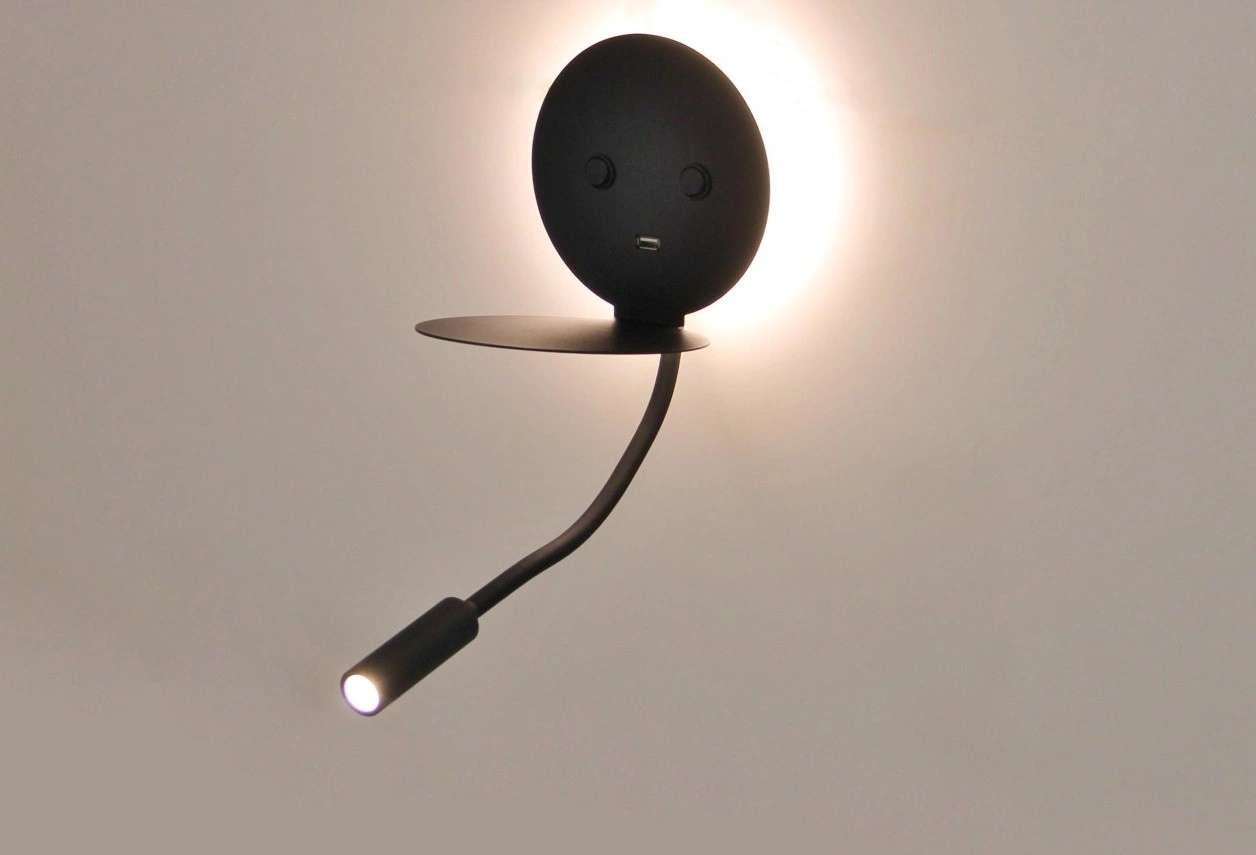 Zwarte Wandlamp Indirect Licht en Leeslamp met USB-oplader 42380