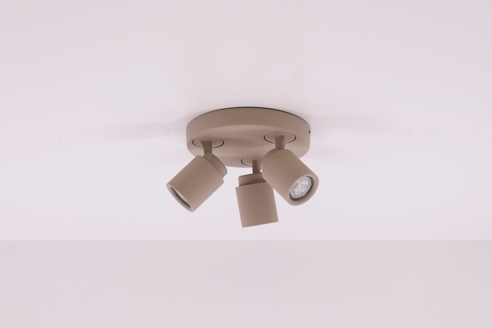 Opbouwspot Razza 3-lichts zand/beige rond – GU10 45513