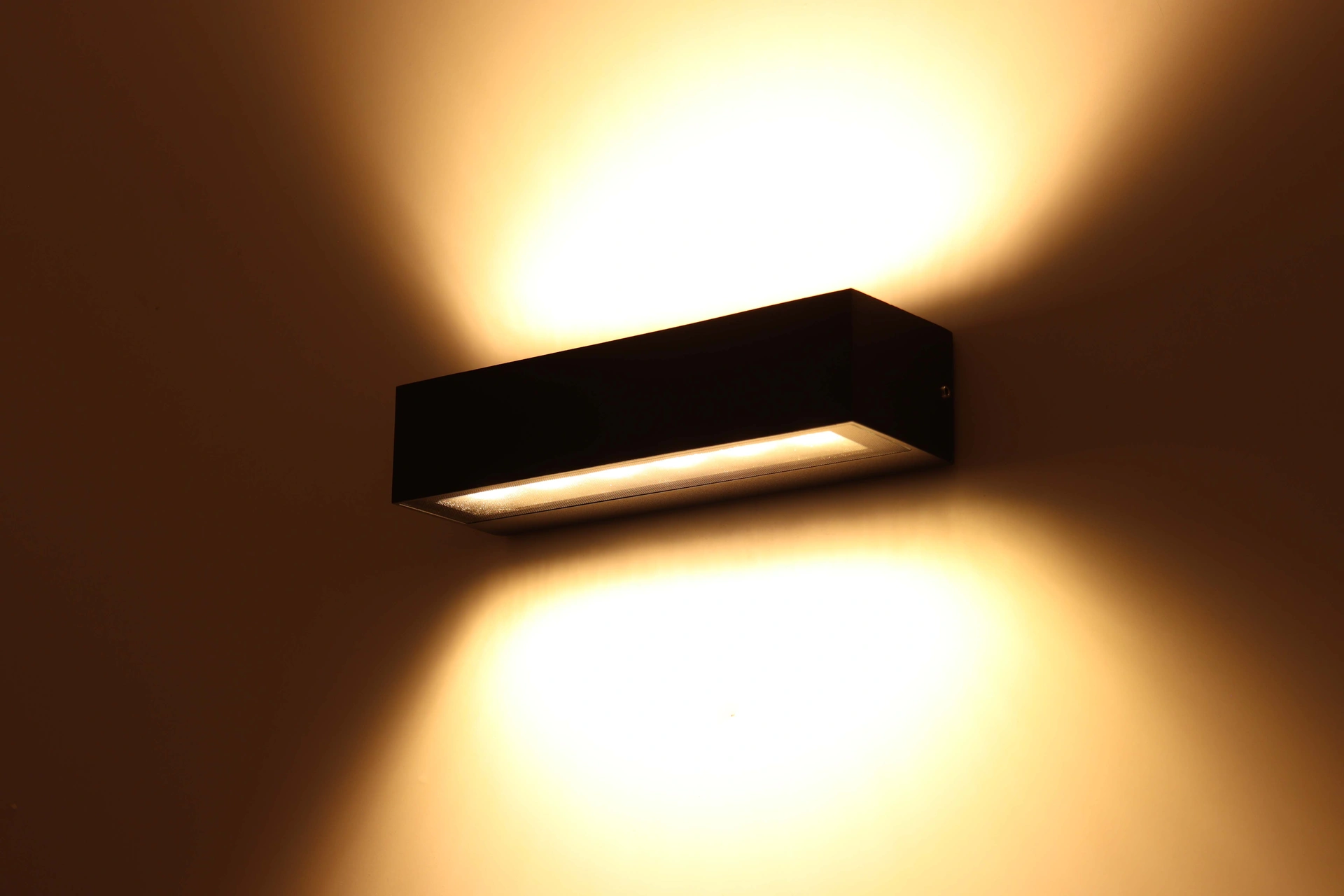 Wandlamp strak dip-switch - Zwart - 22cm IP65    46674
