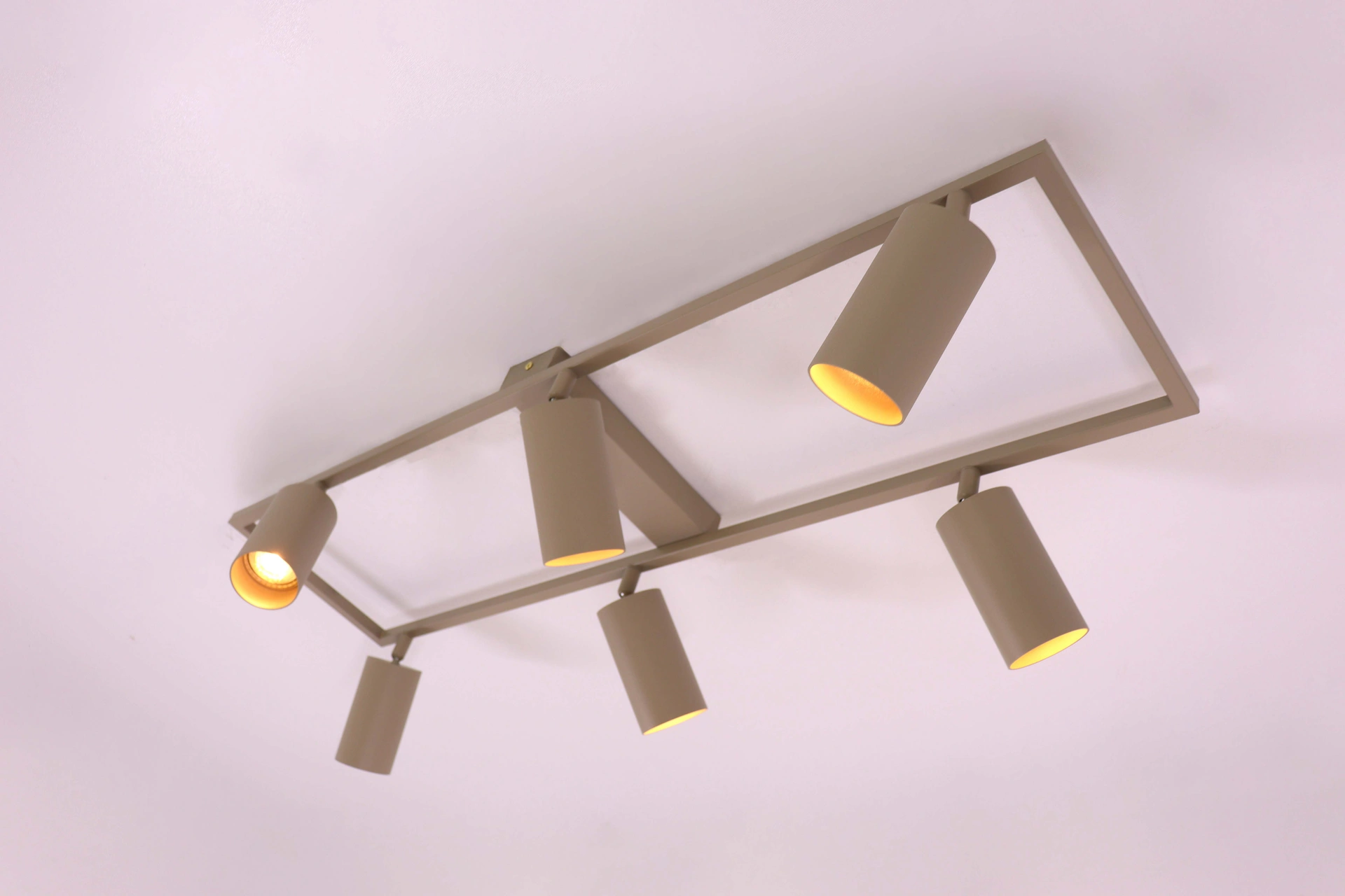 Zandkleurige 6 lichts opbouwspot rechthoek met verstelbare spots lengte 80cm 46776