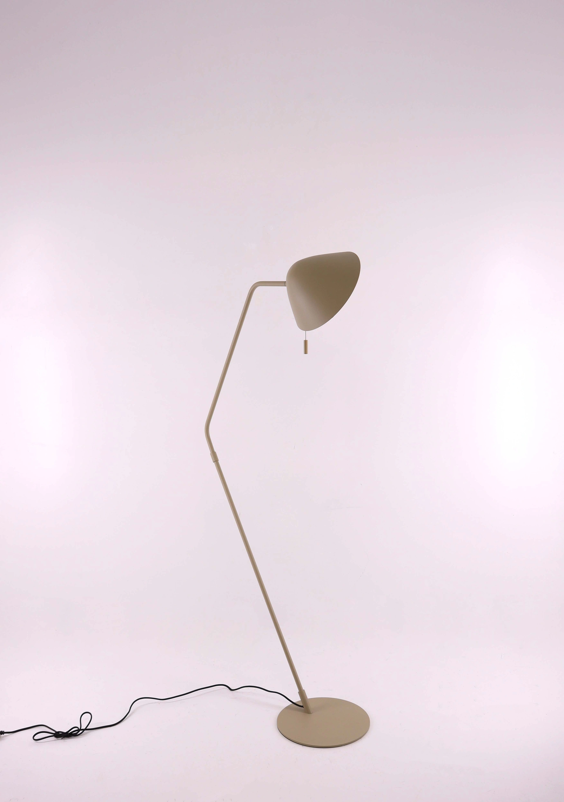 Vloerlamp zandkleur - Trekschakelaar hoogte 140cm 46182