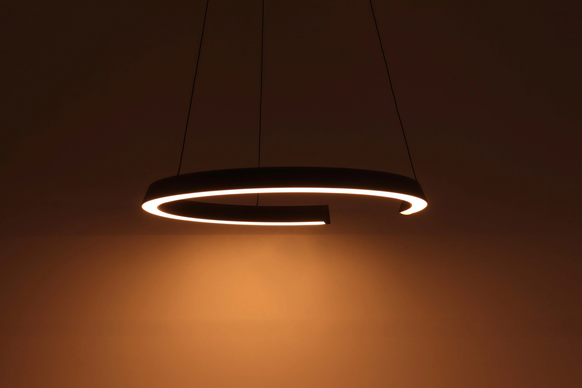 Hanglamp rond dimtowarm - brons/goud comfort lift - diameter 65cm 46461
