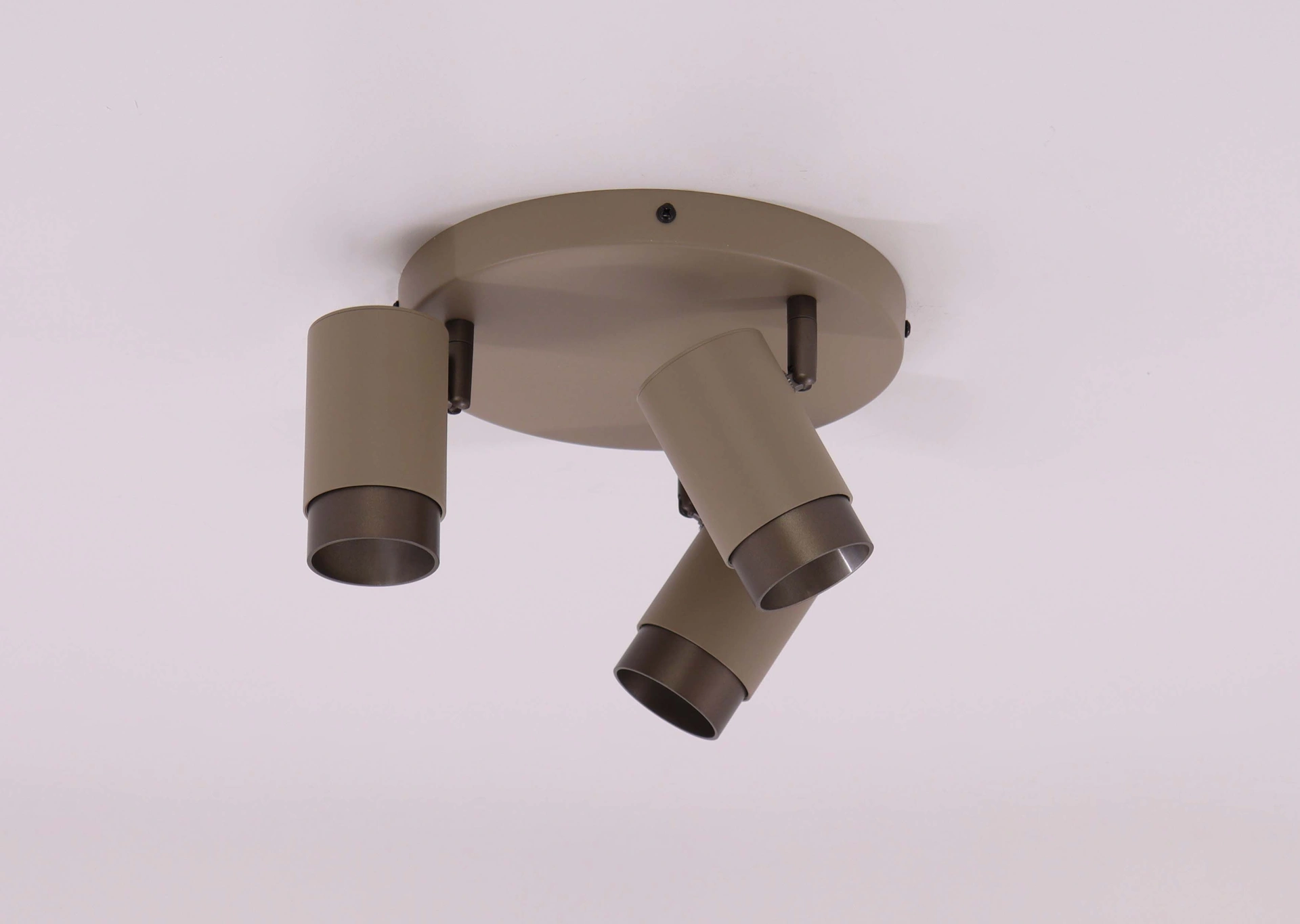 Opbouwspot rond - 3 lichts Gu10 - zand beige met cacao bruin  61222