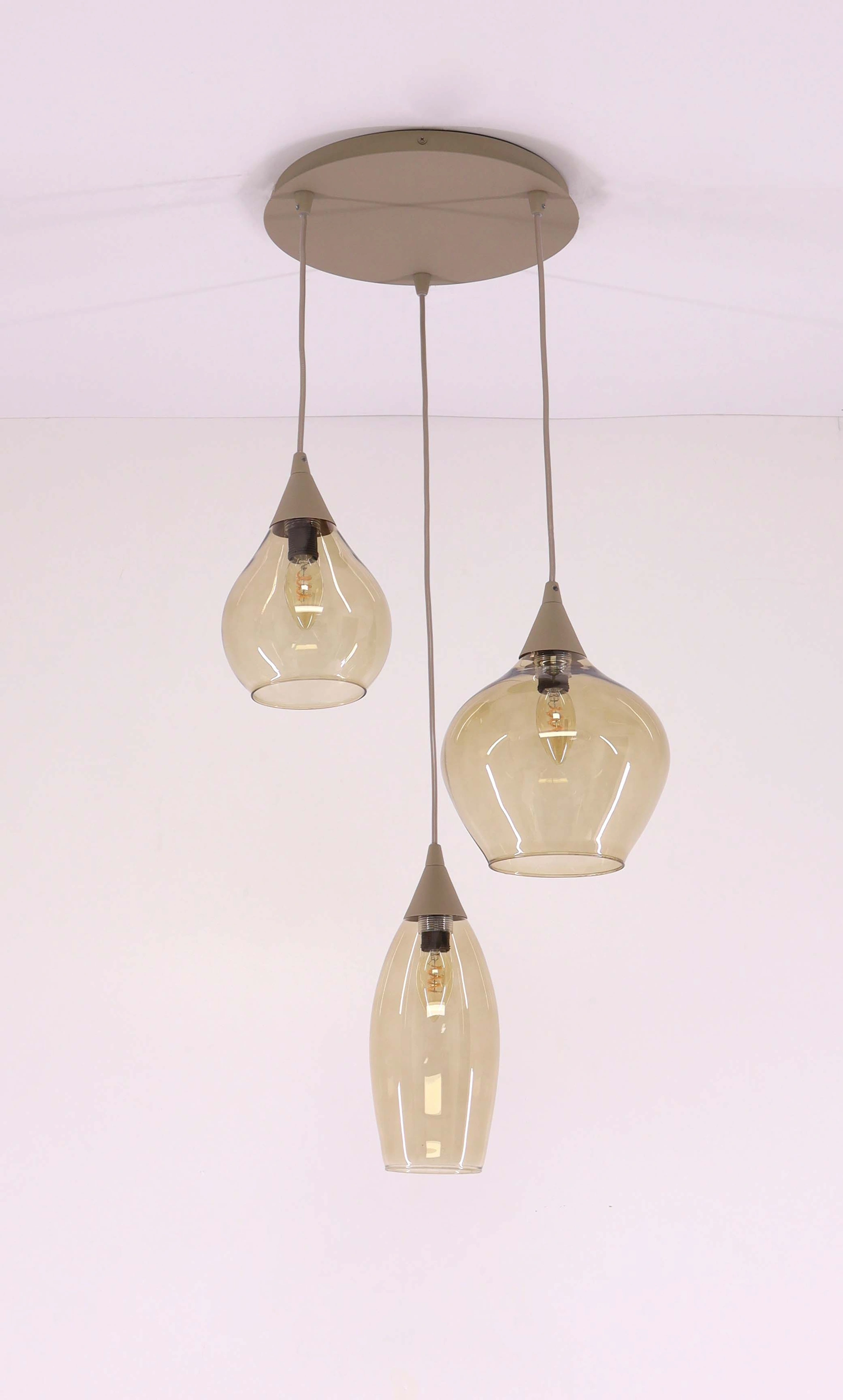 Zandkleurige Hanglamp 3-Lichts met Amber Glas – 3 Verschillende Vormen – Ø30 cm 46947