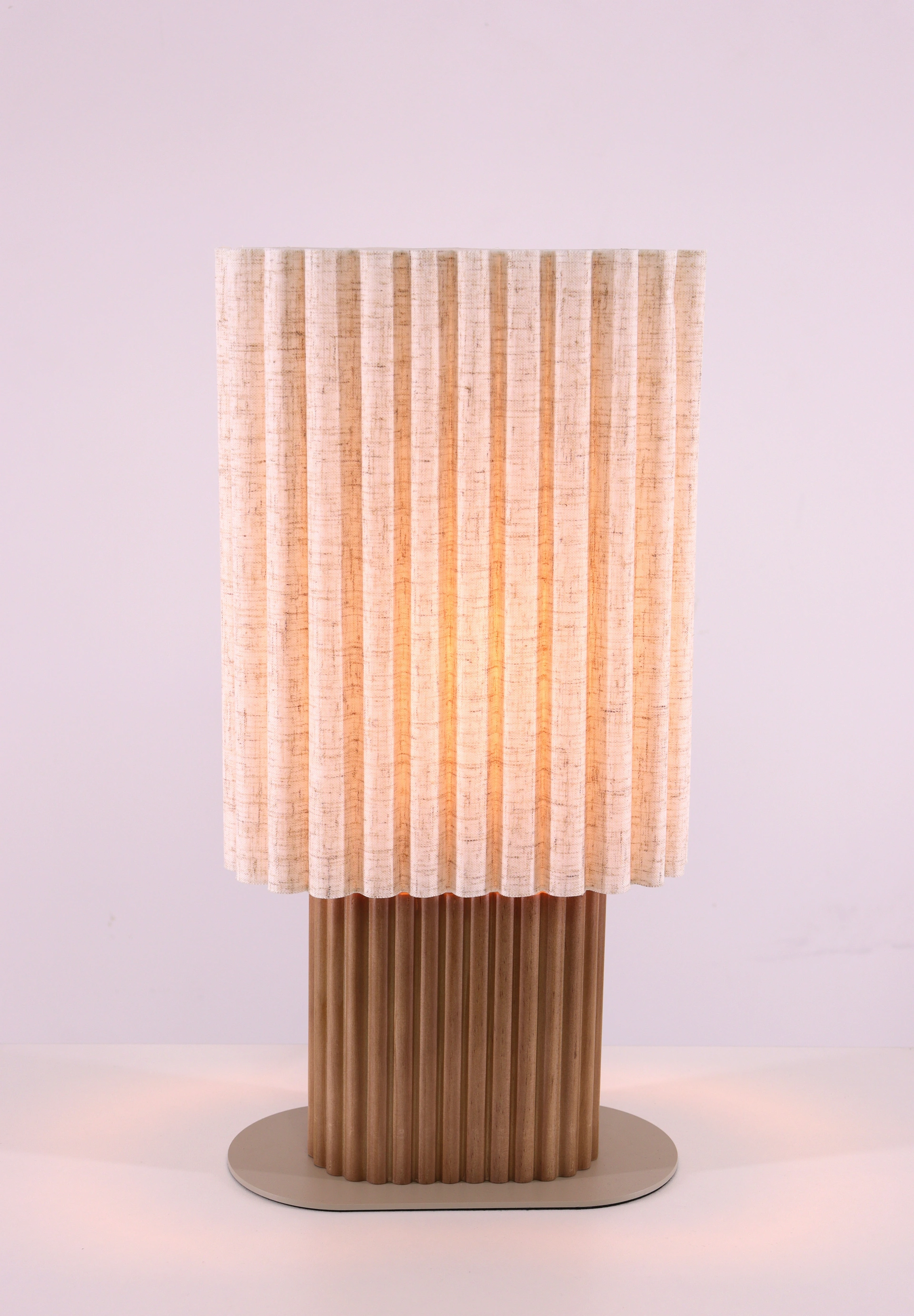 Tafellamp naturel hout look geribbeld met linnen kap ovaal 46765