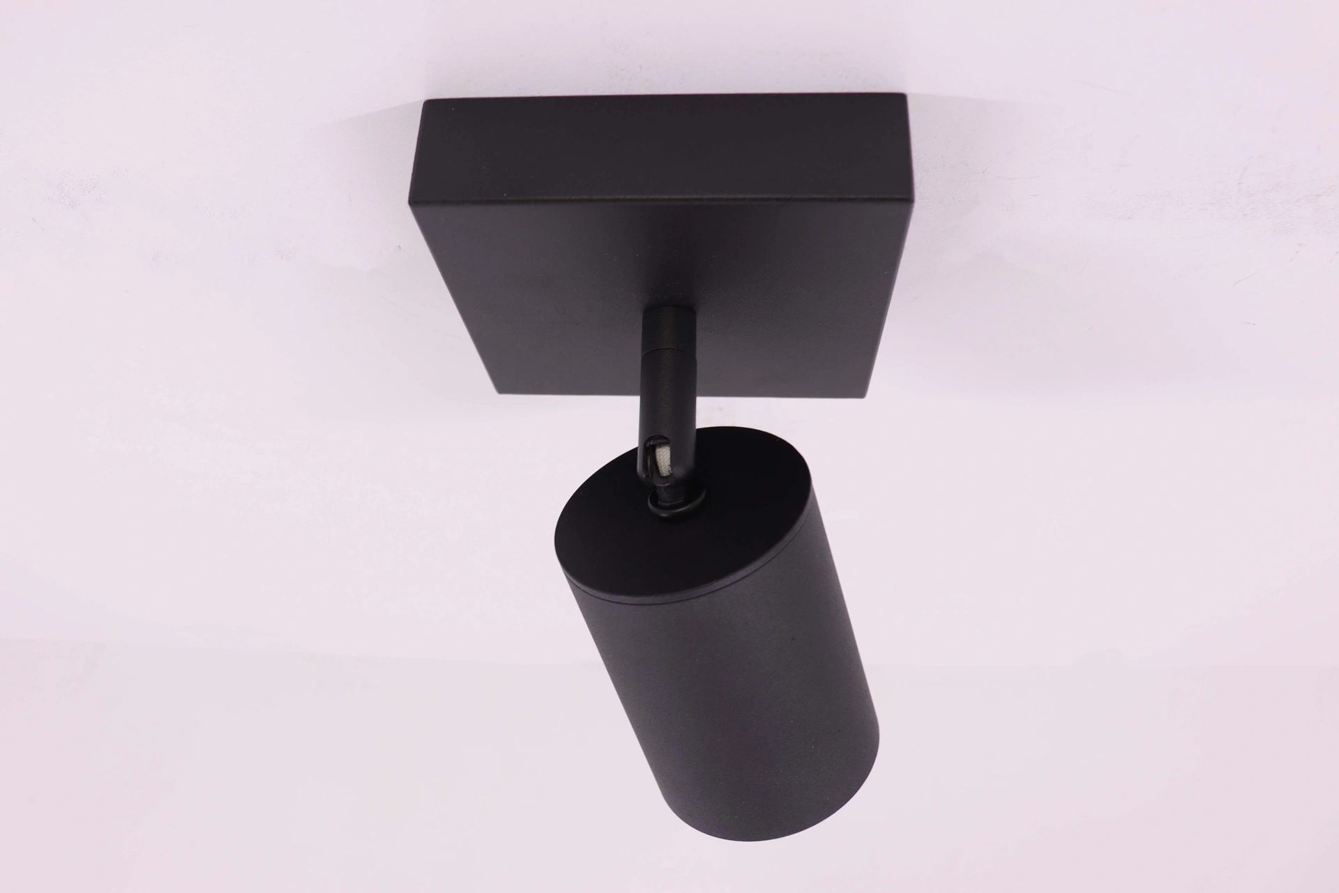 Zwarte opbouw spot GU10 draaibaar industriele look 61141