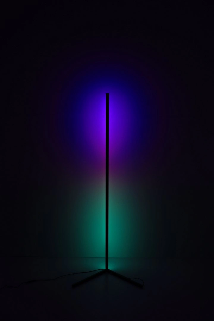 Design vloerlamp zwart incl. LED met touch dimmer - Jitske Design vloerlamp zwart incl. LED met touch dimmer - Jitske