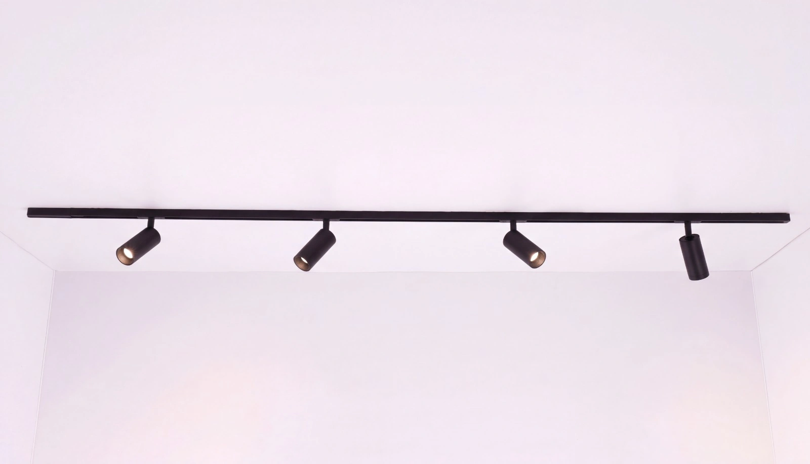 Complete railverlichting set FLAT LUXE 2 meter zwart met 4 zwarte Domino mini spots incl. LED SW10615