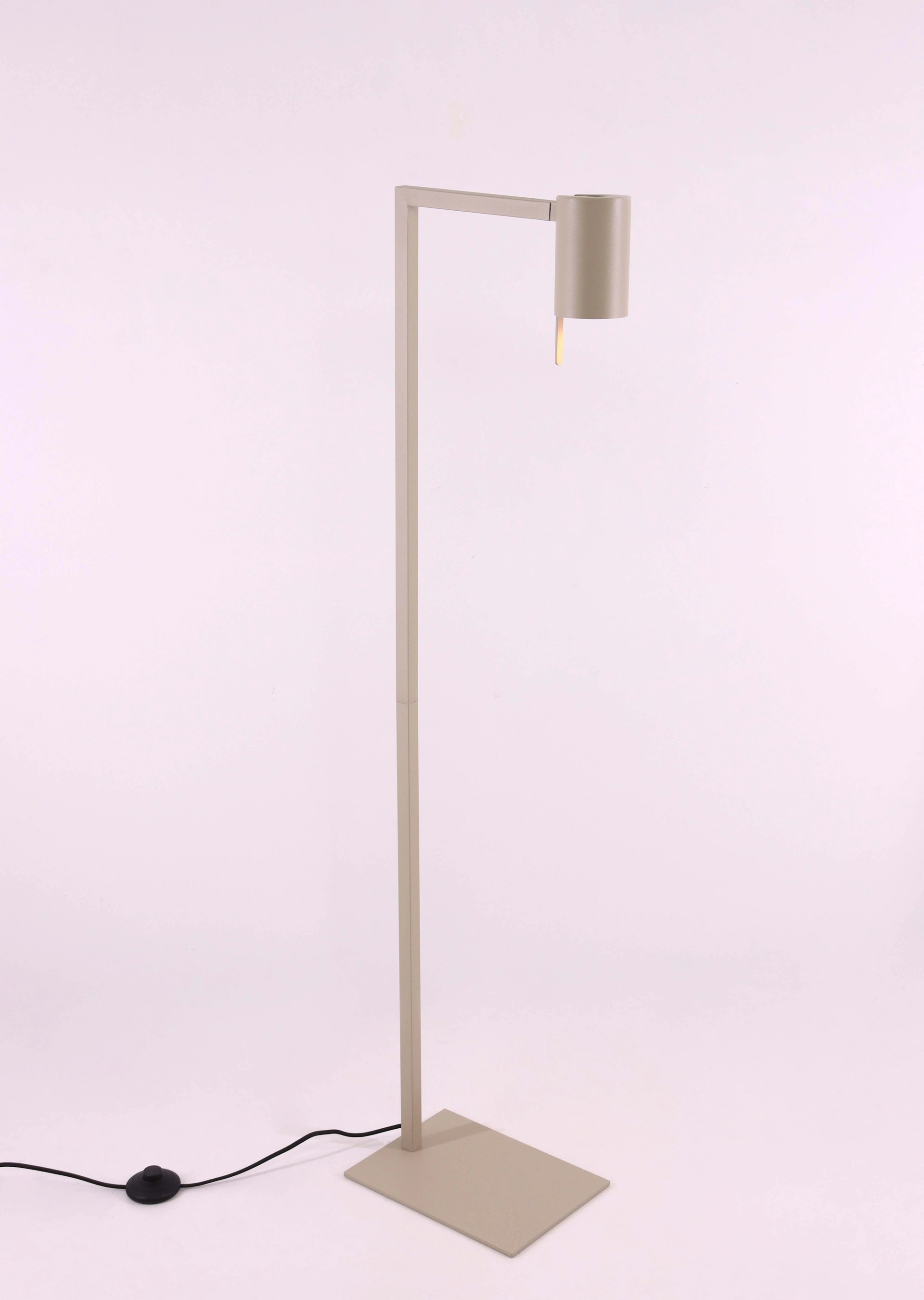 Vloerlamp Taupe strak gu10 hoogte 130cm 45842