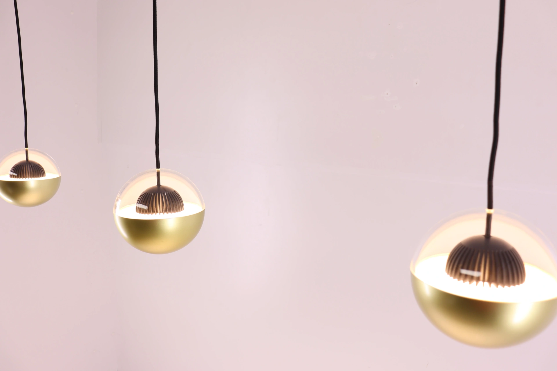 Hanglamp pokeball - Goud met zwart - Breedte 107cm 53001