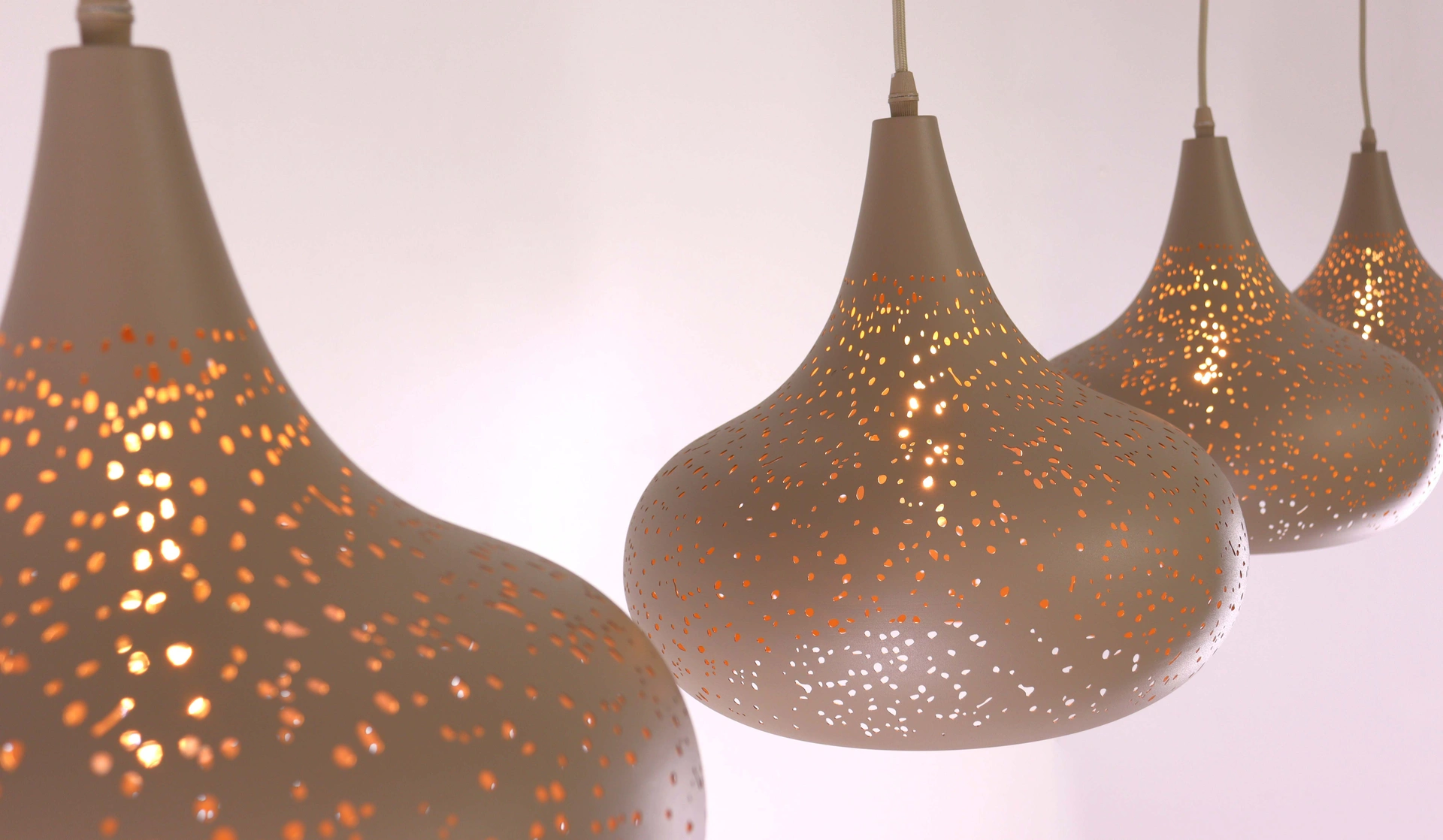 Hanglamp 4-lichts zandkleur – Geperforeerde kappen – 150 cm 61252