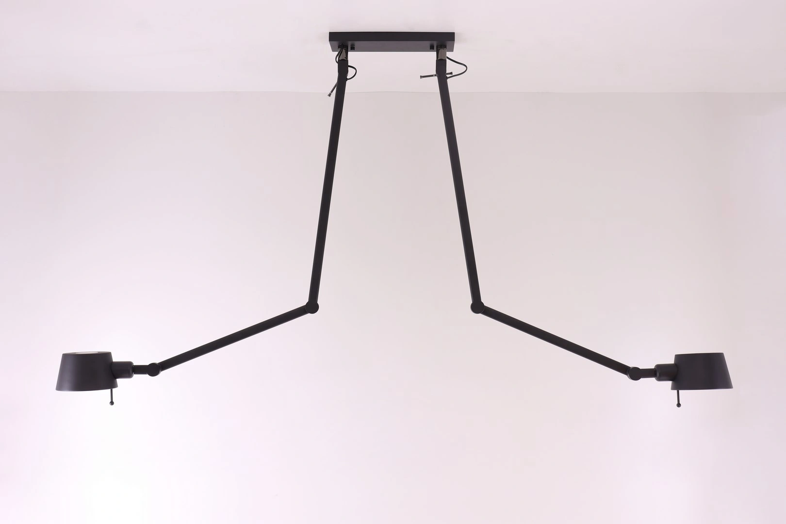 Knikarm plafondlamp zwart 2 lichtpunten zwenkarm lamp 45033