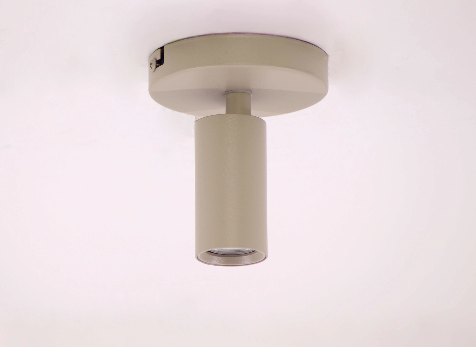 Zandkleurige 1-lichts rond opbouwspot met mini gu10 verstelbare spot 46722