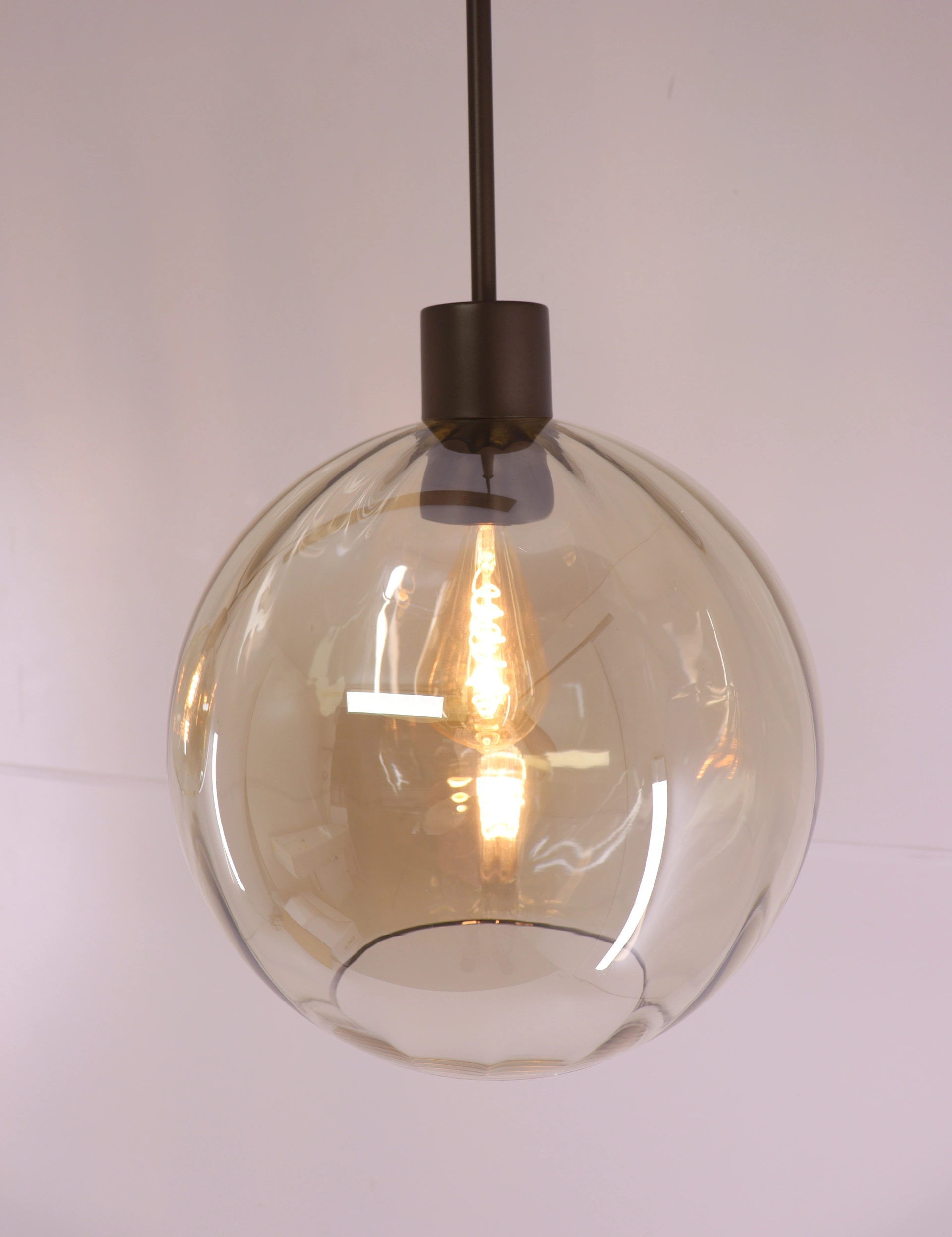 Hanglamp eettafel cacao kleur 3 amber glazen bollen 130cm 61214