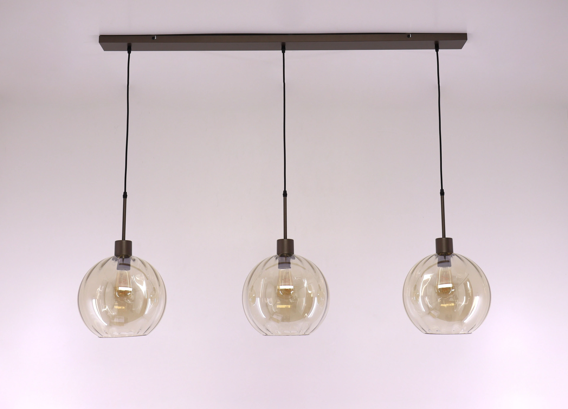 Hanglamp eettafel cacao 3 amber glazen bollen 130cm 61214