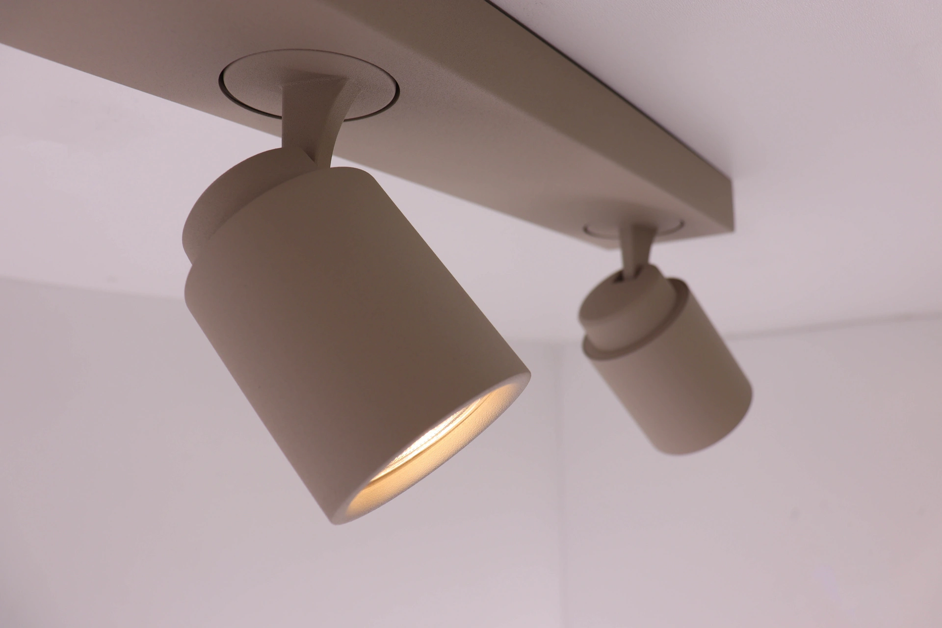 Opbouwspot Razza 3-lichts zand/beige langwerpig – GU10 45515