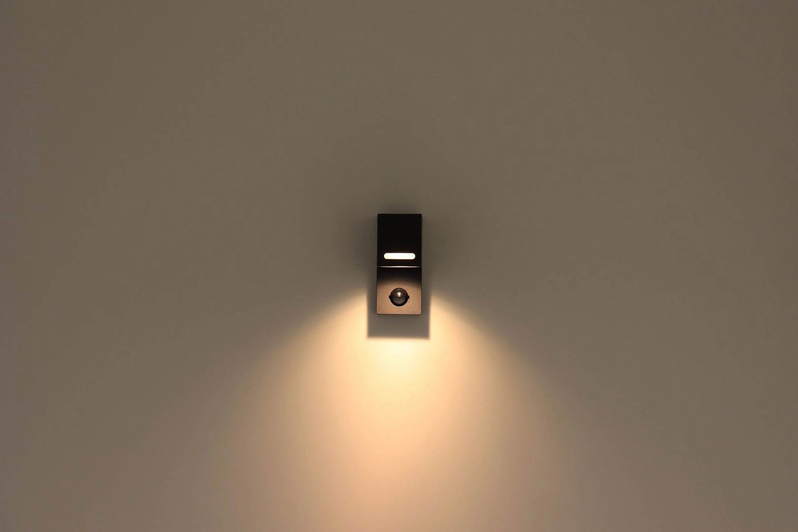 Buitenlamp wandlamp - bewegingssensor - antraciet ip44 44135