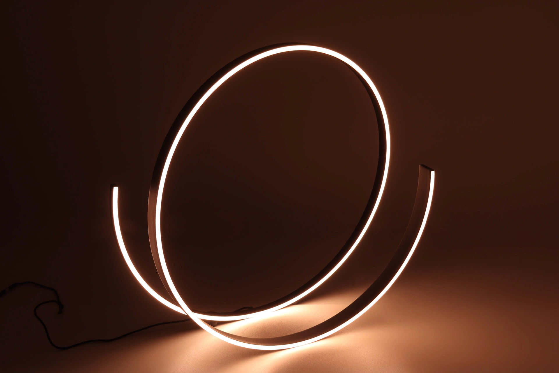 Design LED vloerlamp met ronde vormen – zwart 46477