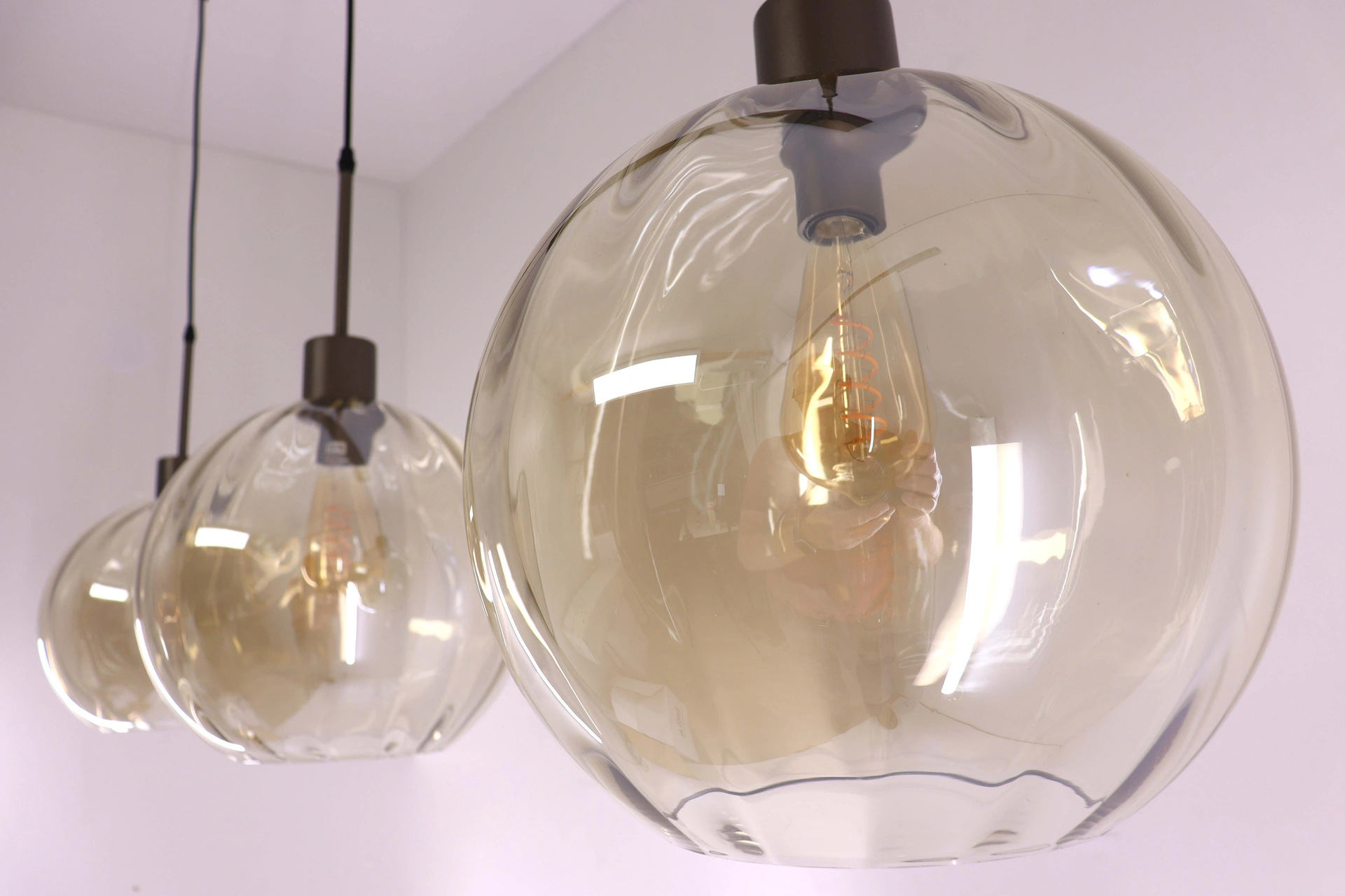 Hanglamp eettafel cacao 3 amber glazen bollen 130cm 61214