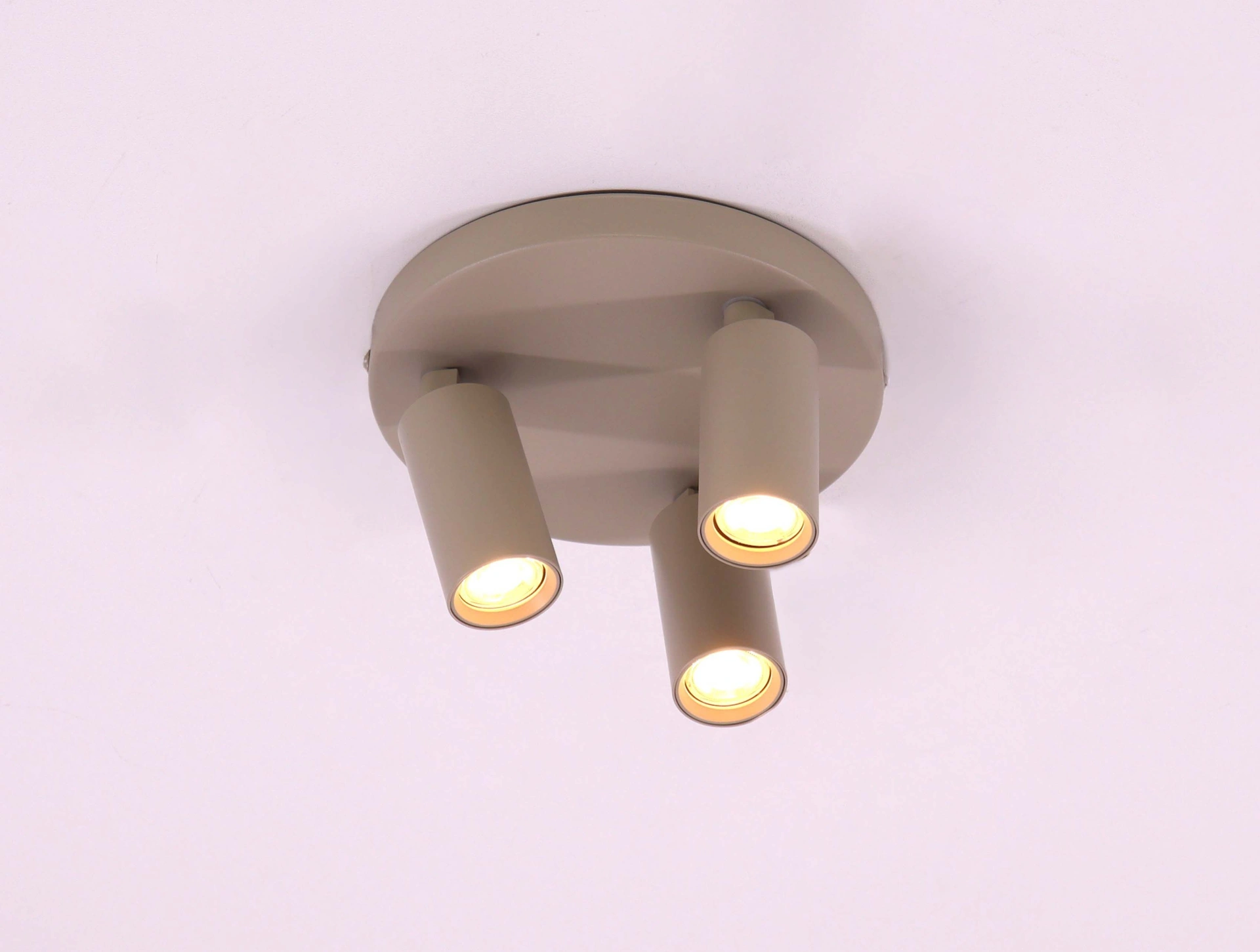 Zandkleurige 3-lichts rond opbouwspot met mini gu10 verstelbare spots  46790