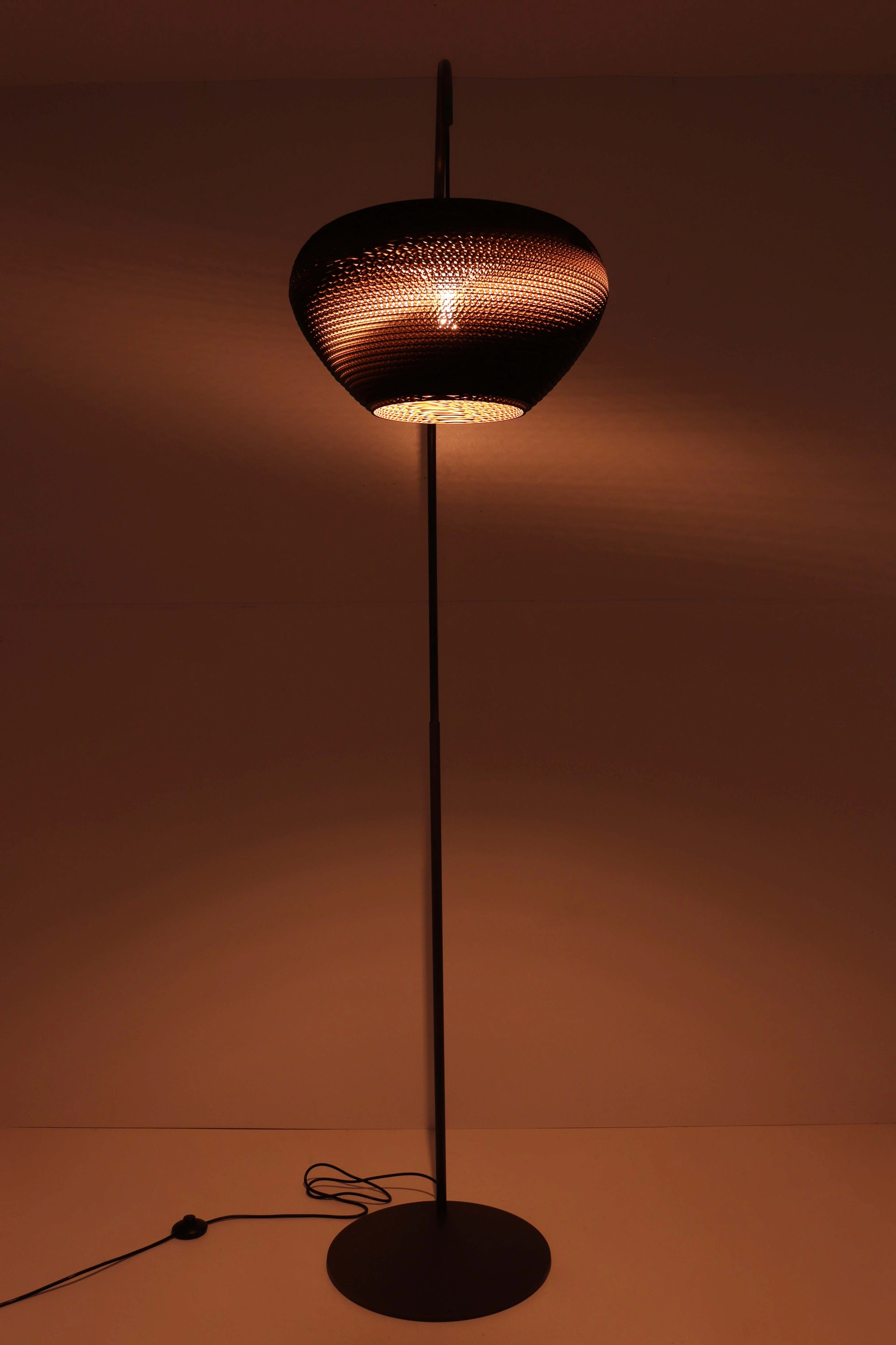 Vloerlamp cacao met karton kap - Hoogte 200cm 46770