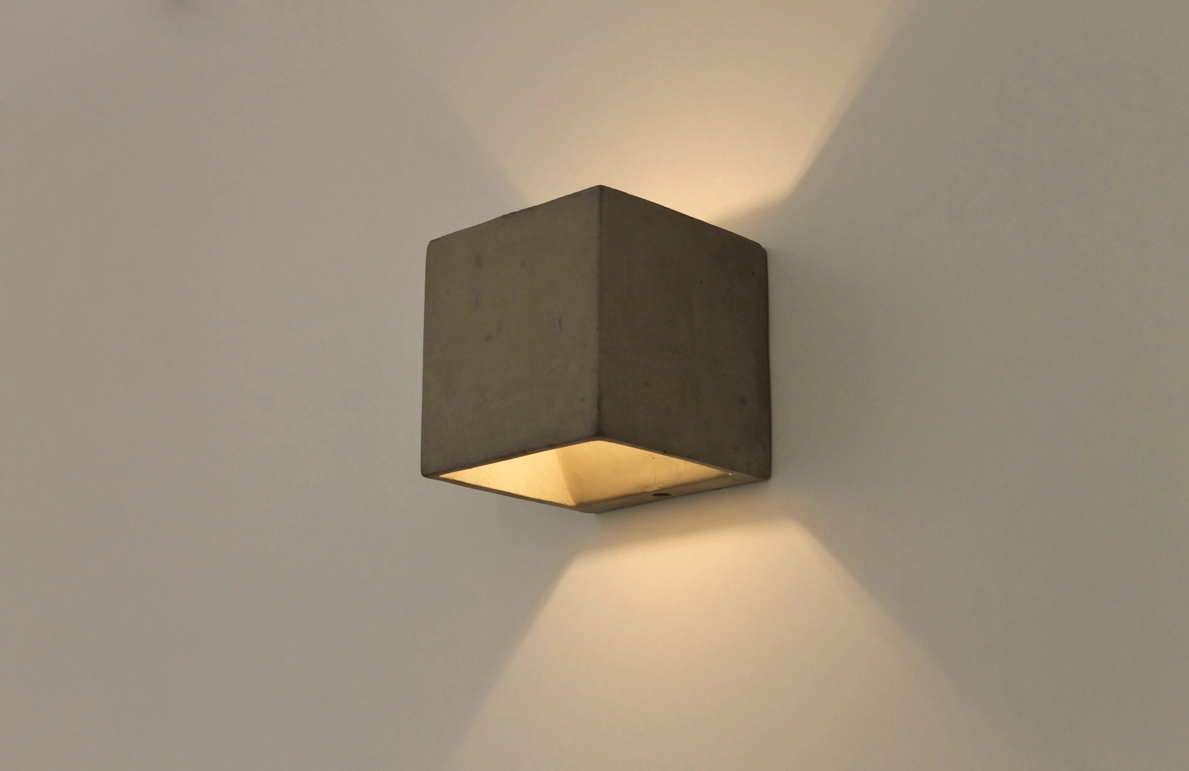 Wandlamp LED beton up down IP54 spatwaterdicht (LAATSTE OP VOORRAAD) 39570