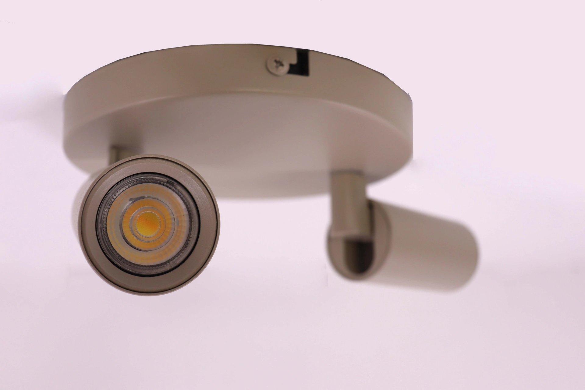 Zandkleurige 2-lichts rond opbouwspot met mini gu10 verstelbare spots   46789