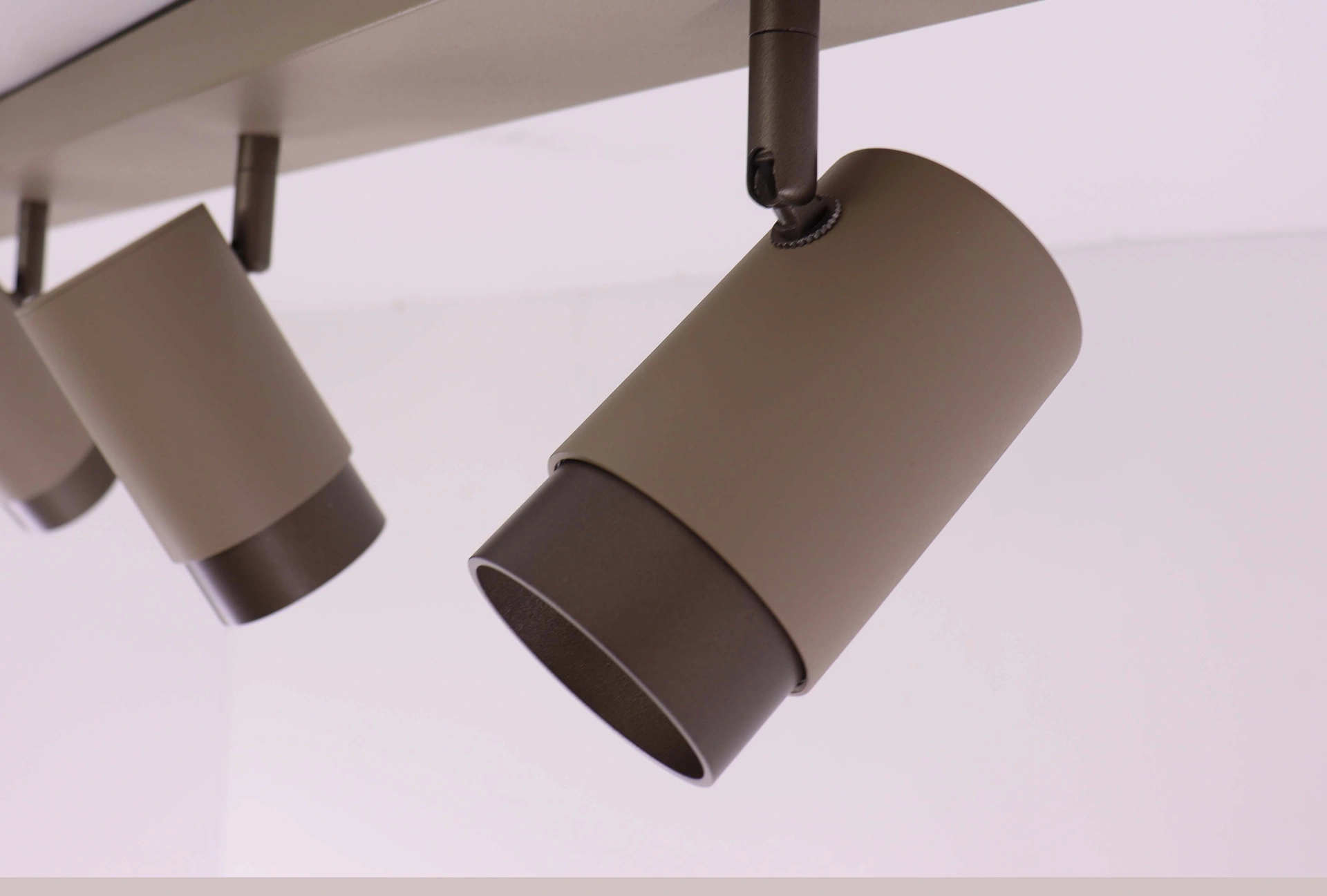 Opbouw spot 4 lichts GU10 zand met cacao bruin 61221