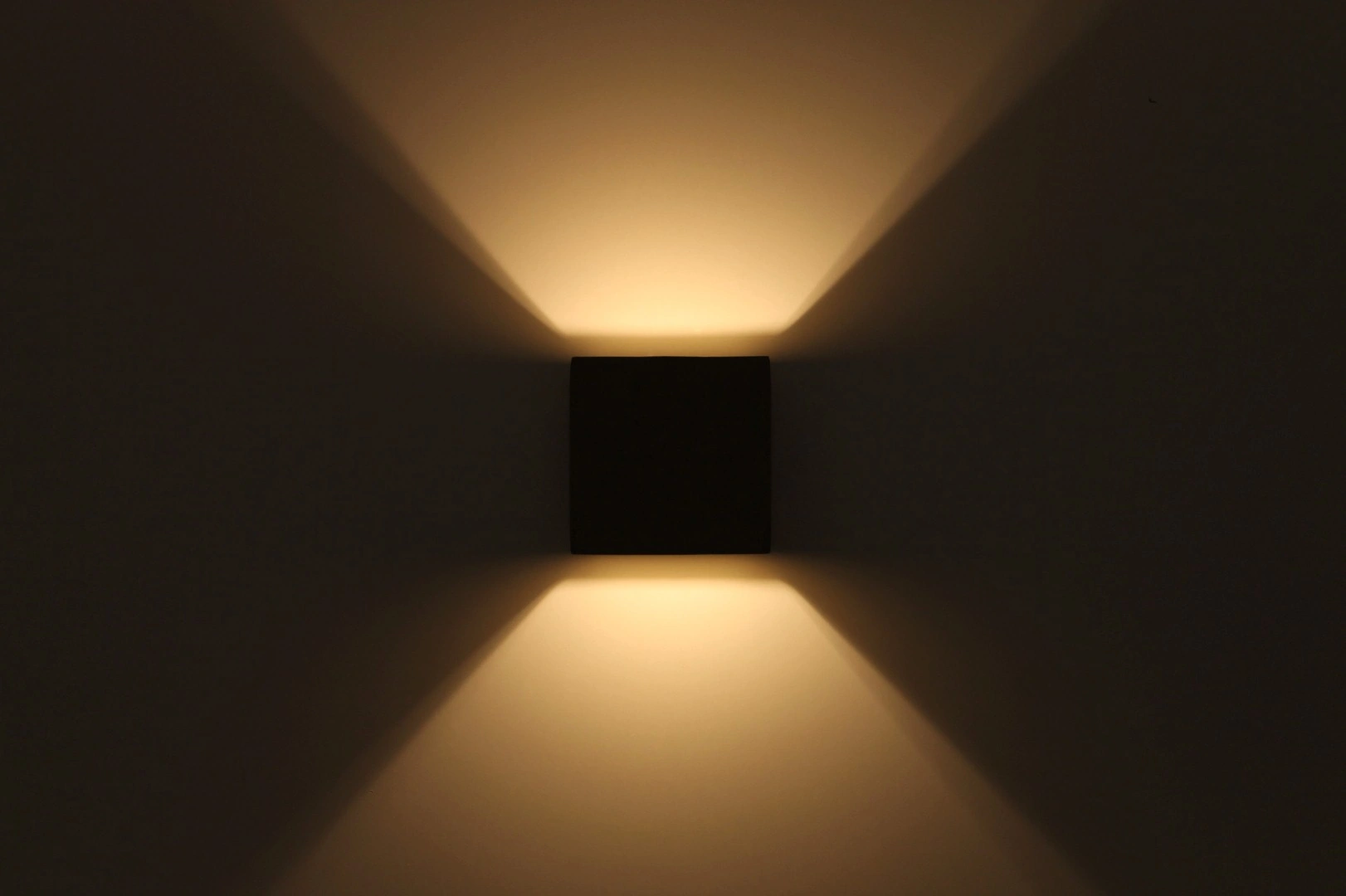 Wandlamp LED beton up down IP54 spatwaterdicht (LAATSTE OP VOORRAAD) 39570
