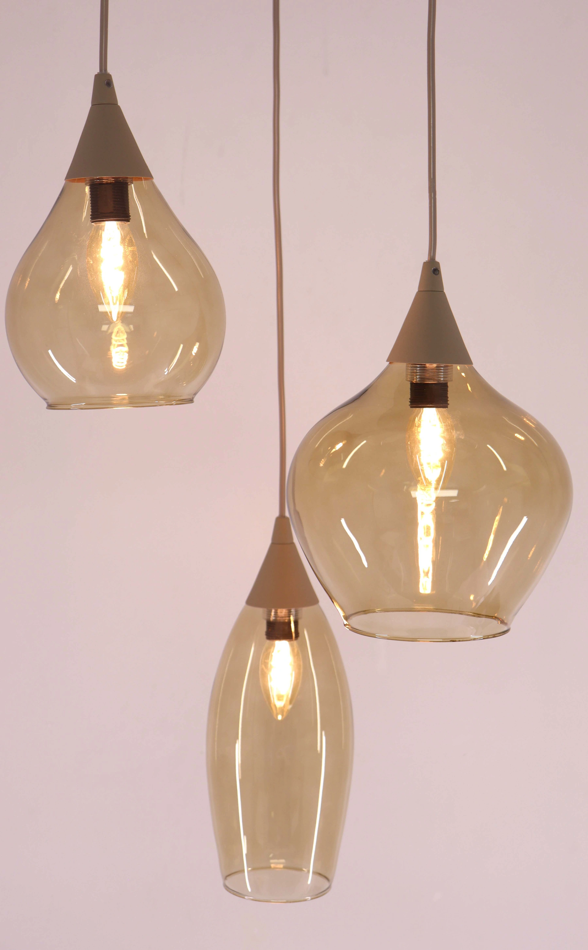 Zandkleurige Hanglamp 3-Lichts met Amber Glas – 3 Verschillende Vormen – Ø30 cm 46947