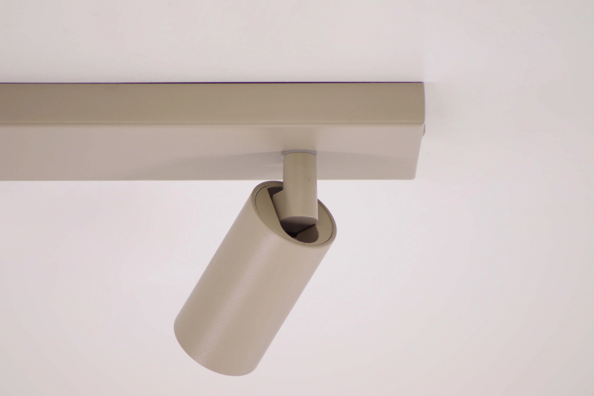 Zandkleurige 2-lichts opbouwspot met mini gu10 verstelbare spots  46791