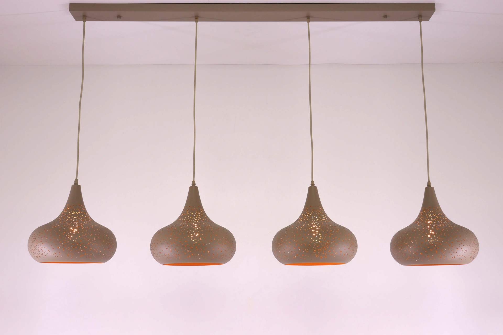 Hanglamp 4-lichts zandkleur – Geperforeerde kappen – 150 cm 61252