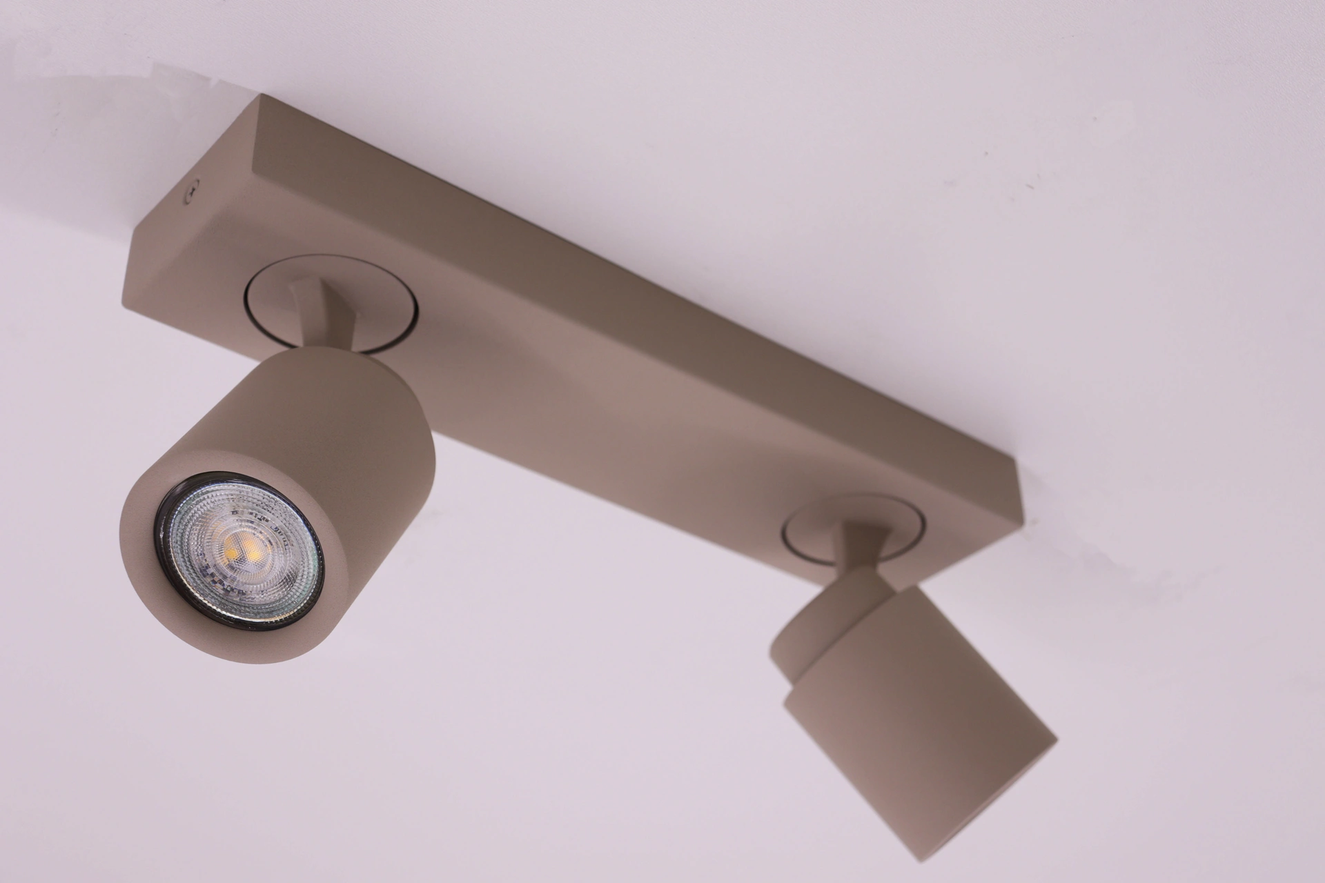 Opbouwspot Razza 2-lichts zand/beige langwerpig – GU10 45514