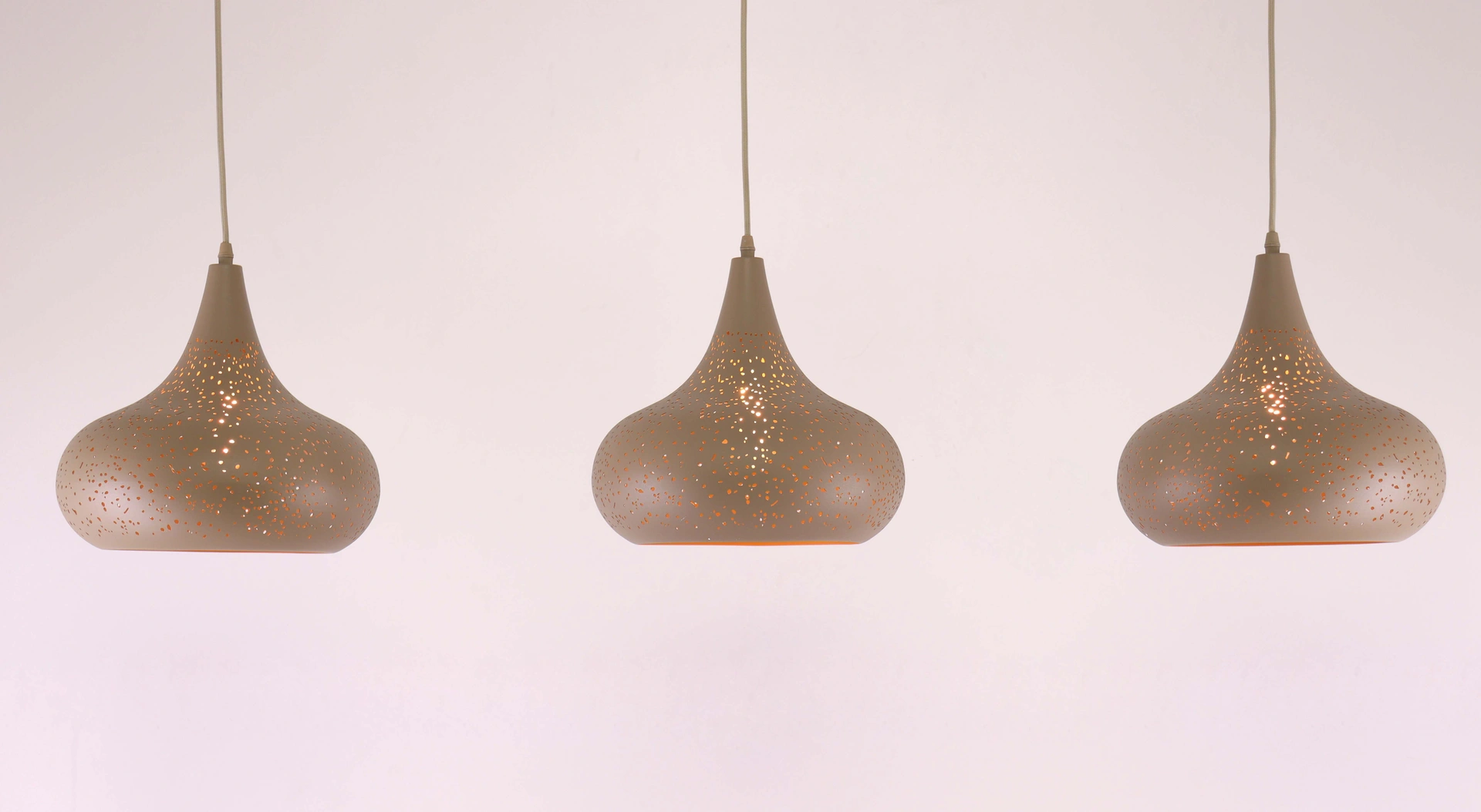 Hanglamp 3-lichts zandkleur – Geperforeerde kappen – 130 cm  61251