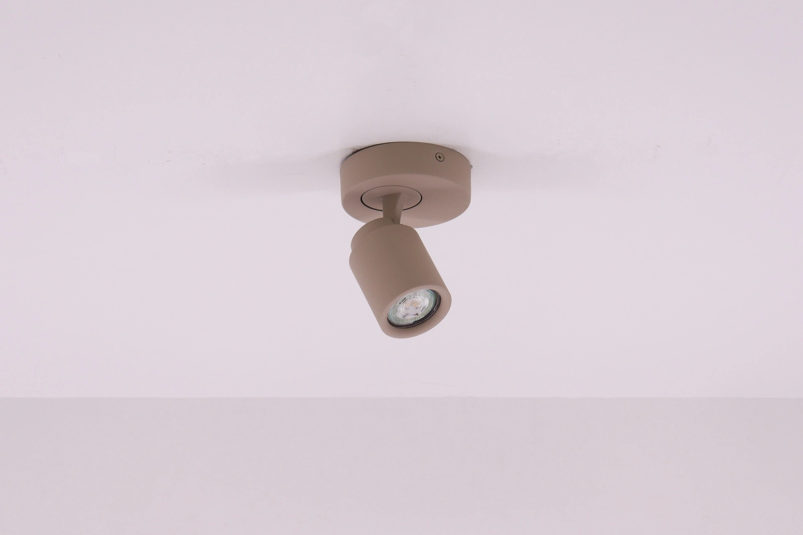 Opbouwspot Razza 1-lichts zand/beige rond – GU10 45511