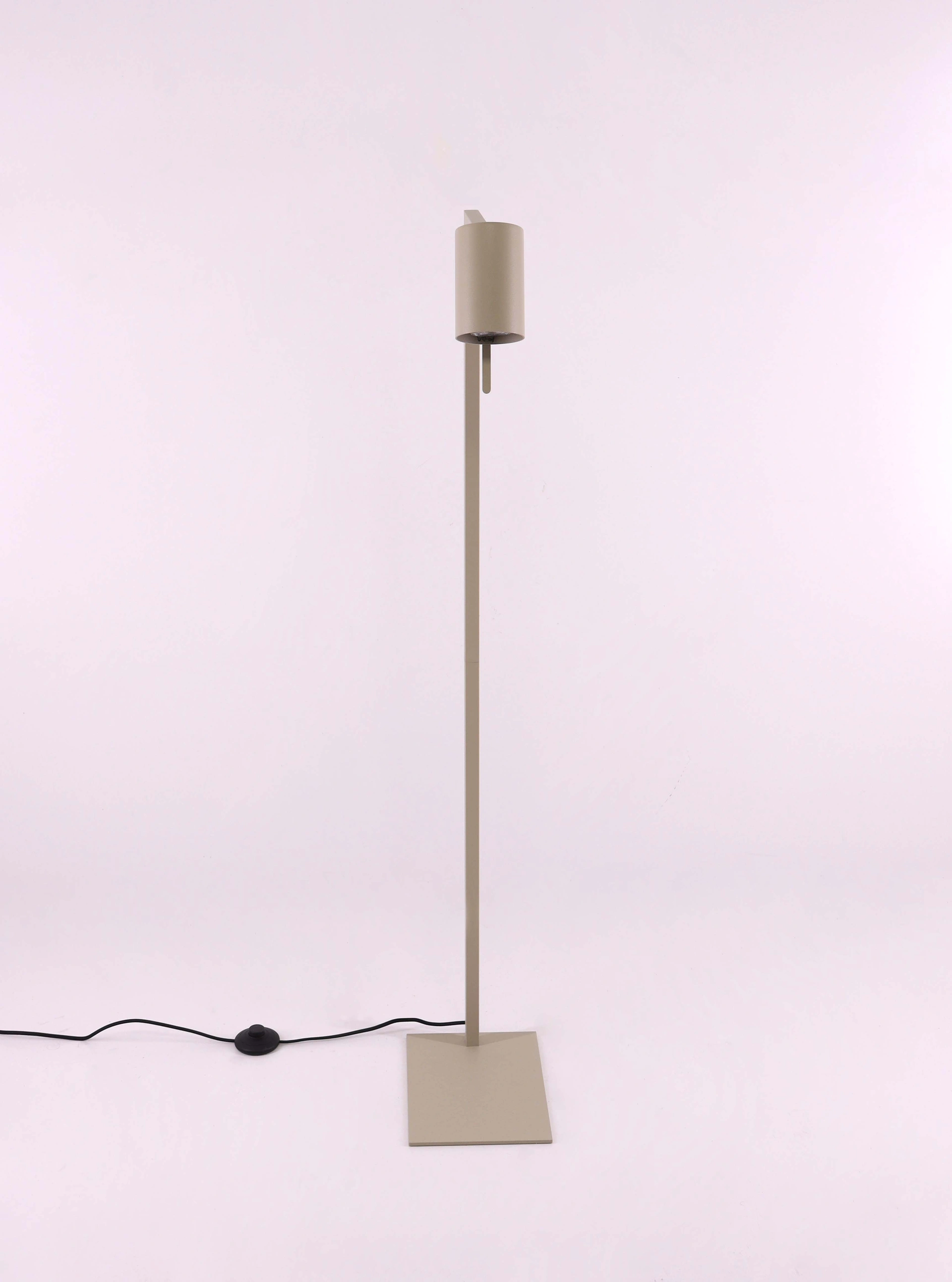 Vloerlamp Taupe strak gu10 hoogte 130cm 45842