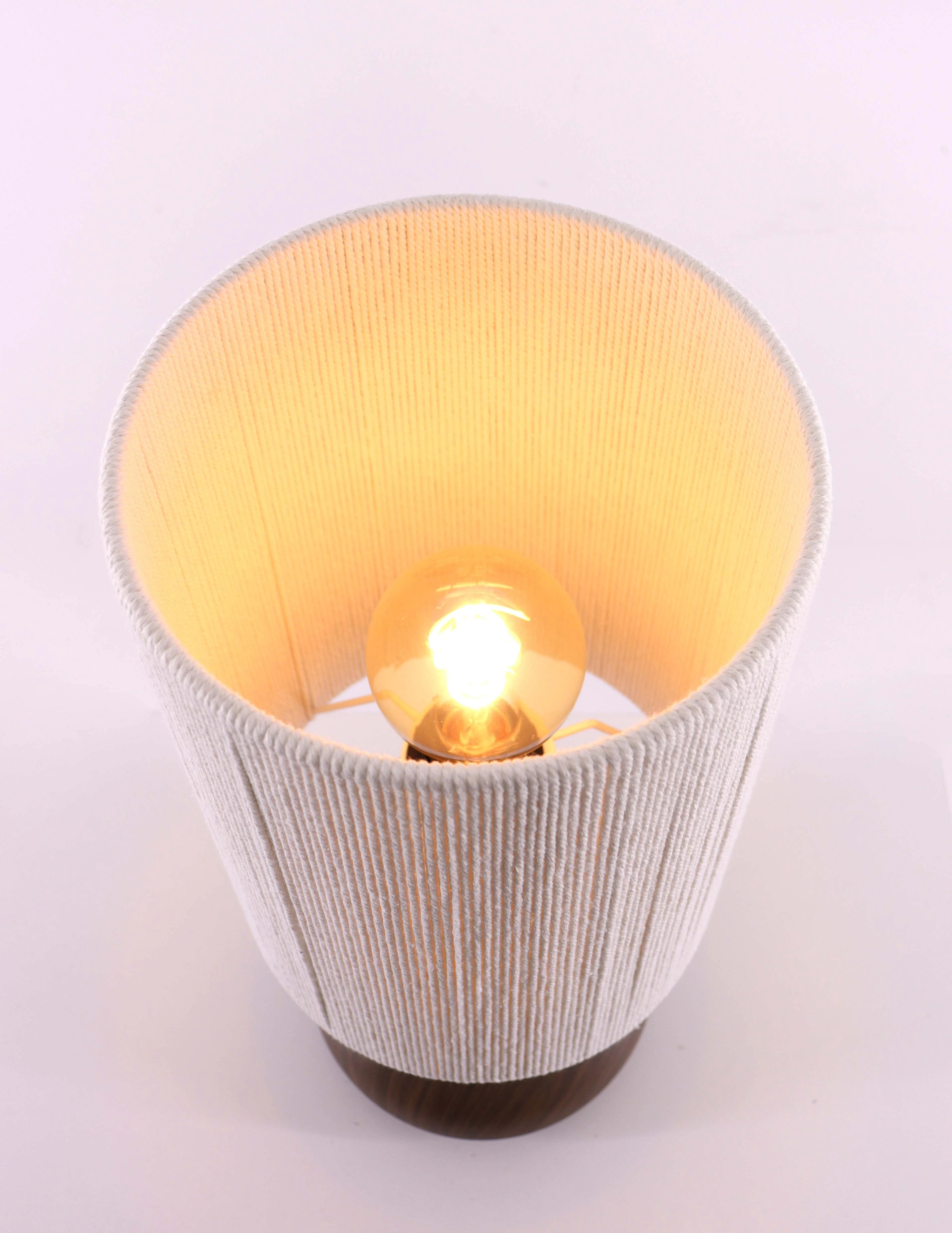 Tafellamp donker metalen houtlook - Creme touw kap - Hoogte 50cm  46474