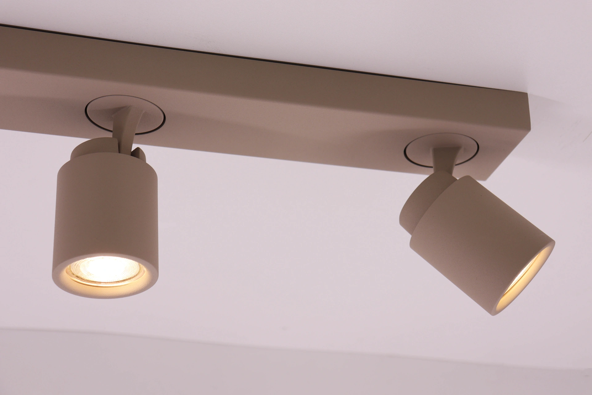 Opbouwspot Razza 3-lichts zand/beige langwerpig – GU10 45515