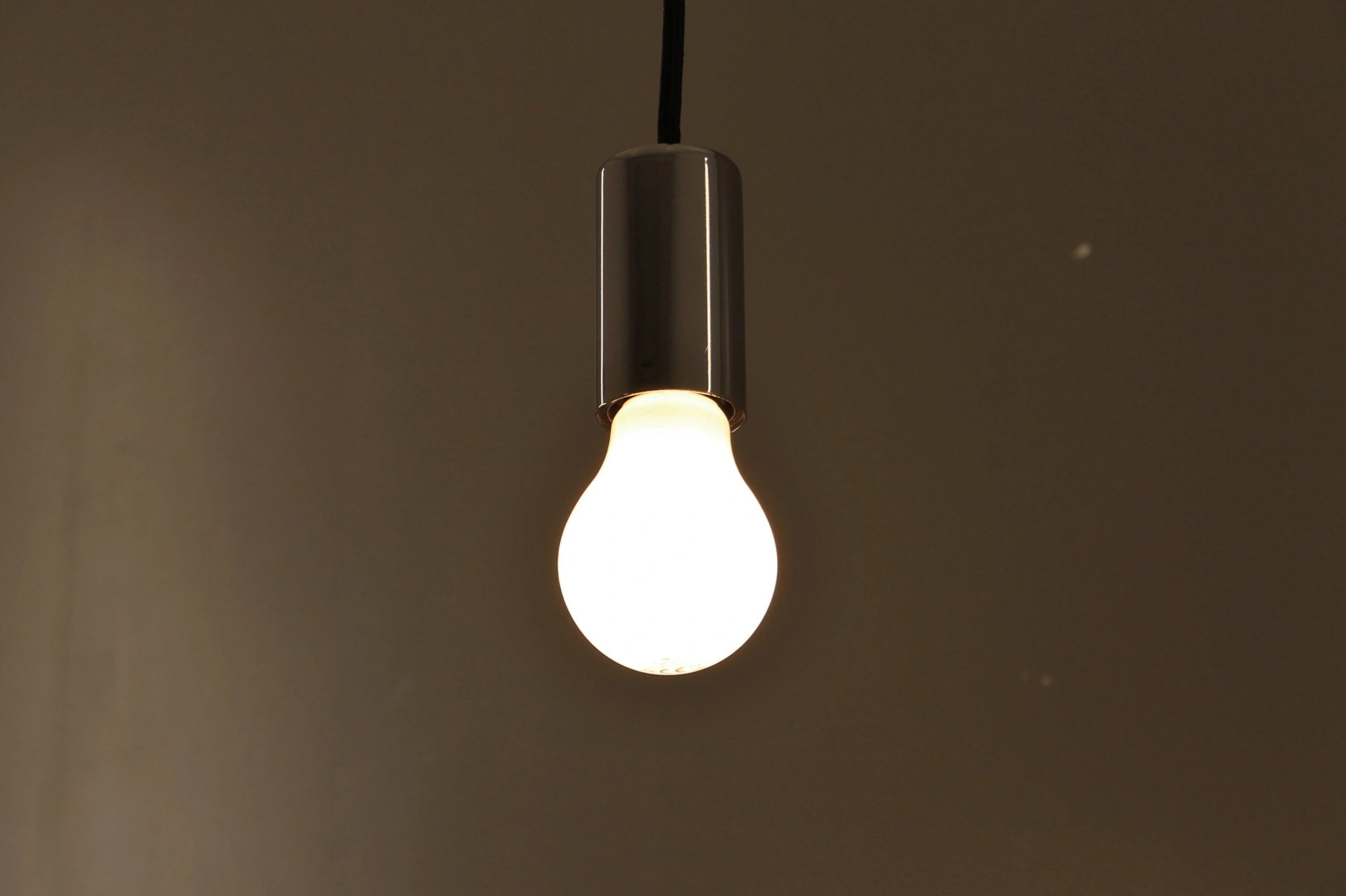 LED lamp 5,9 watt opaal Dim to warm 44624