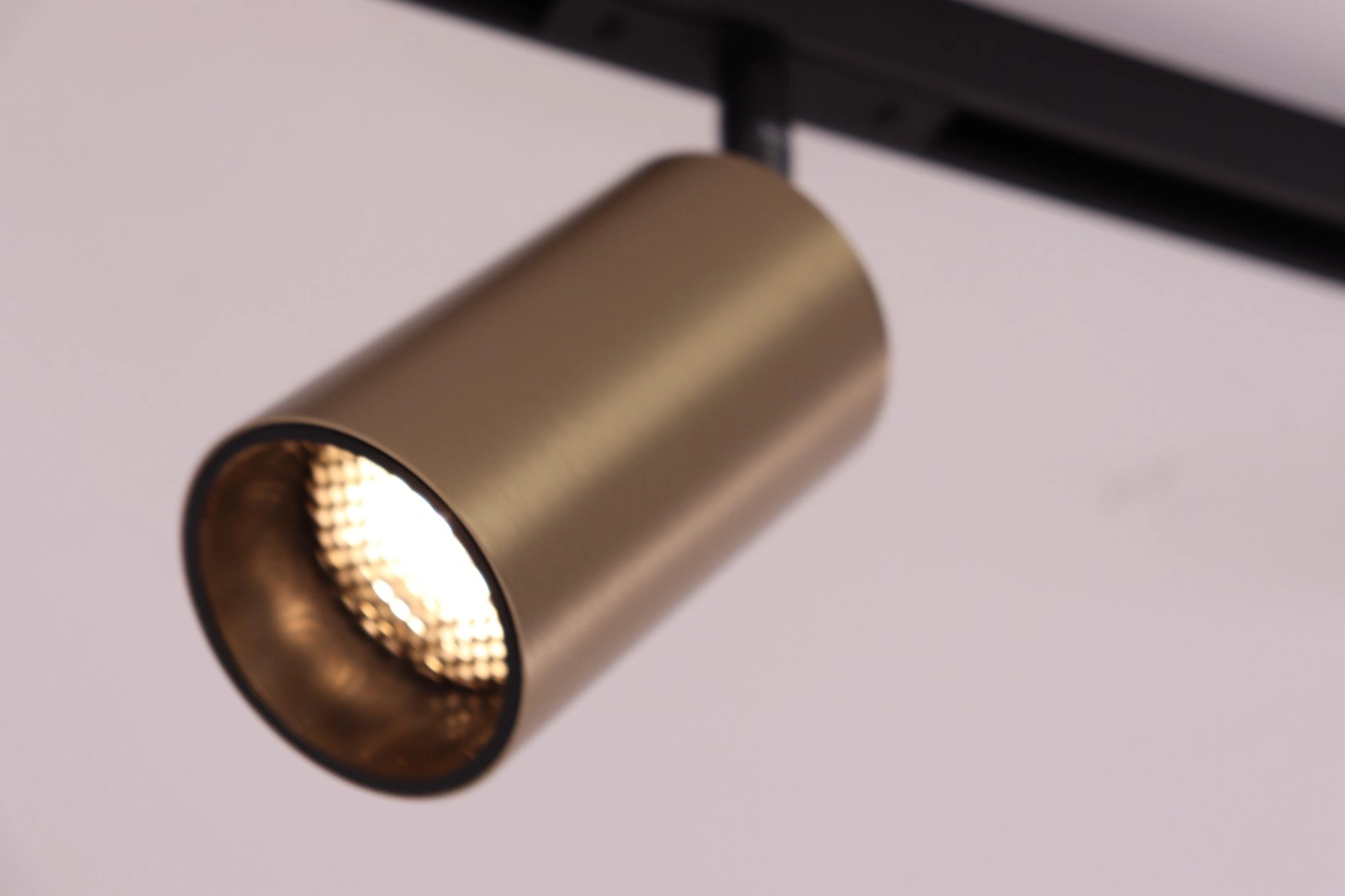 Complete railverlichting set FLAT LUXE 2 meter zwart met 4 bronskleurige spots SW10592