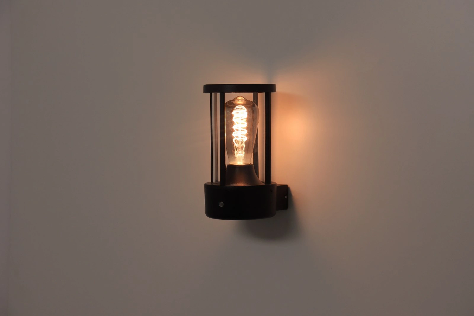 Buitenlamp zwart | schemerschakelaar 40610