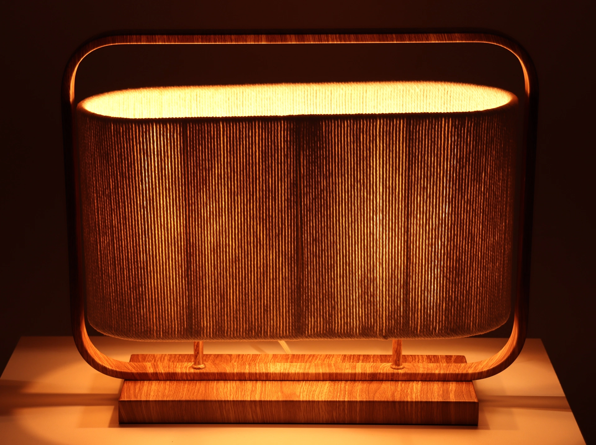 Tafellamp met houten frame en stoffen kap – naturel  46434