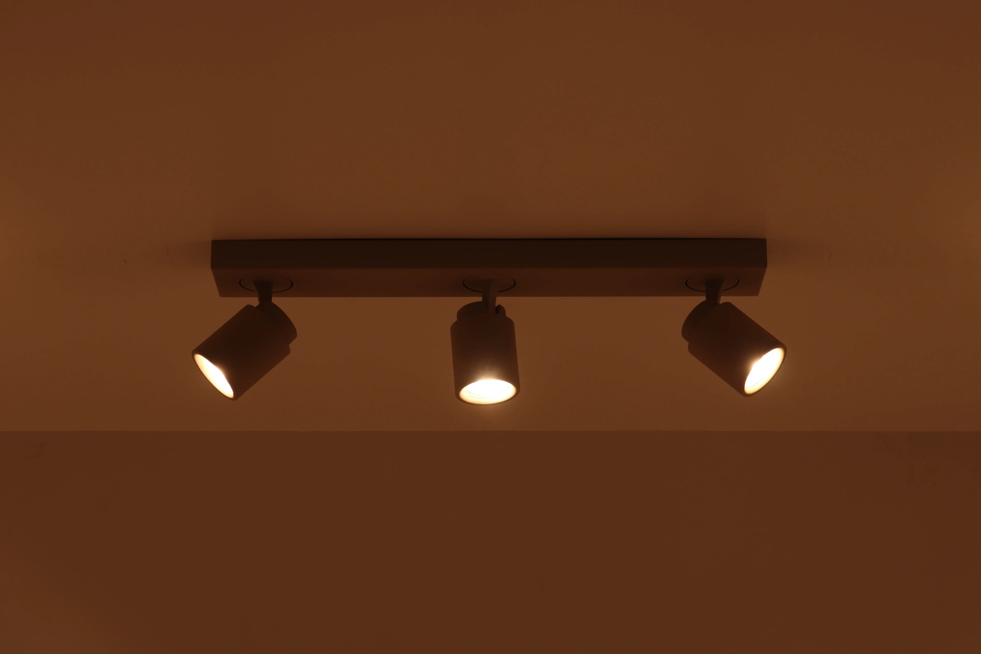 Opbouwspot Razza 3-lichts zand/beige langwerpig – GU10 45515