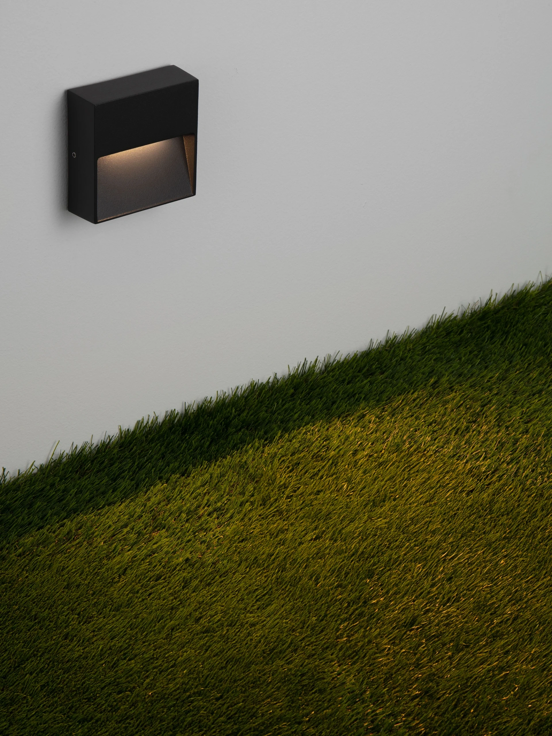 Arden LED buitenwandlamp vierkant - Zwart – 10 x 10 cm – Instelbare lichtkleur SW10556