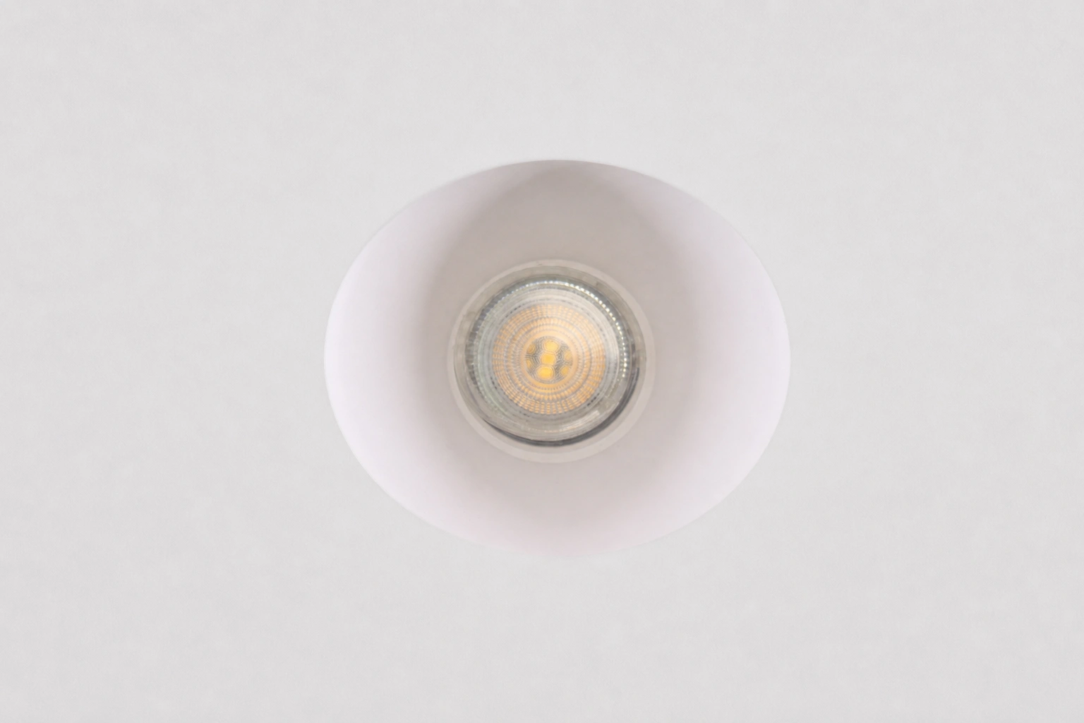 Trimless inbouwspot rond wit - binnenmaat dia 10cm  44929