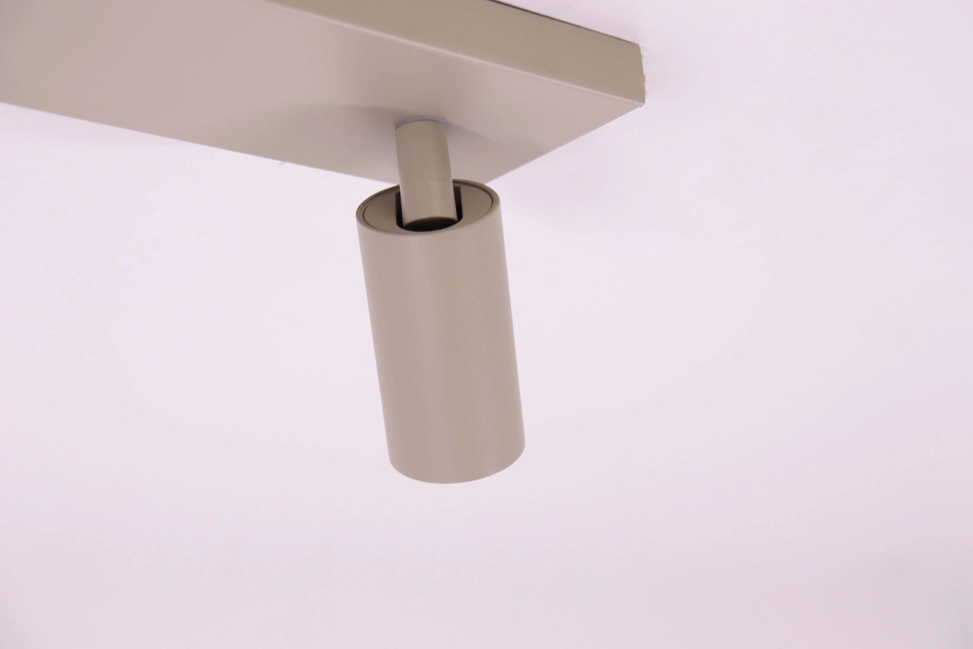 Zandkleurige 3-lichts opbouwspot met mini gu10 verstelbare spots 46792